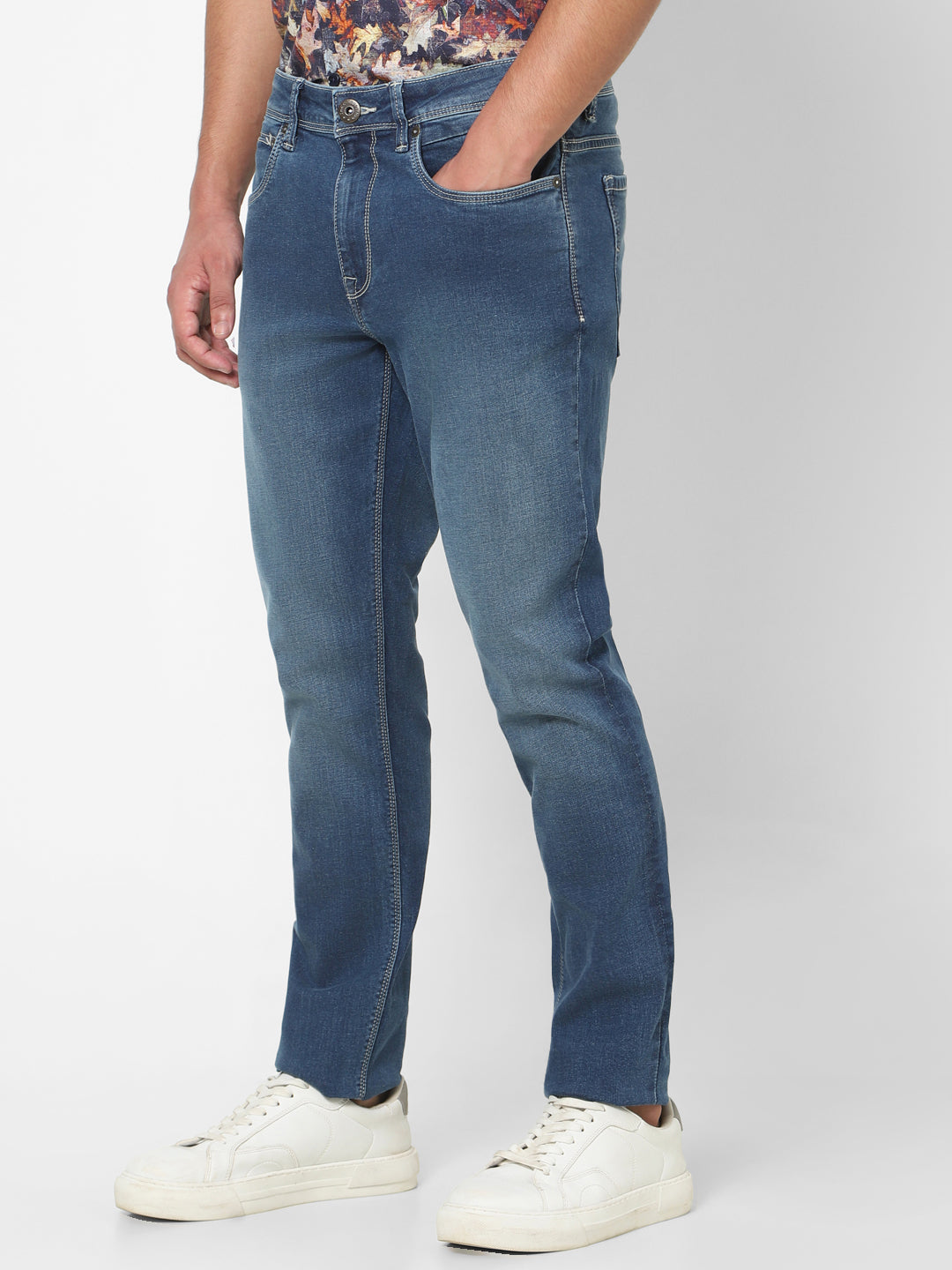 Men Slim Mid Rise Blue Jeans