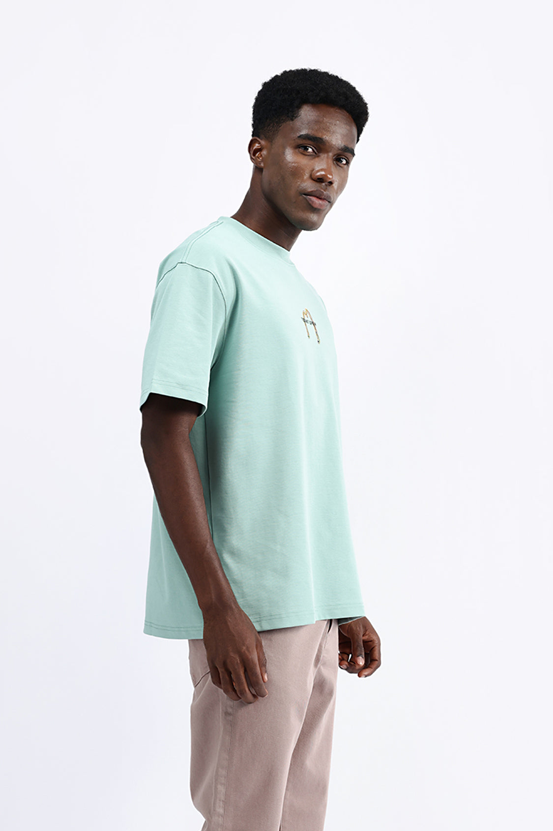 BACK EMBROIDERED OVERSIZE TEE