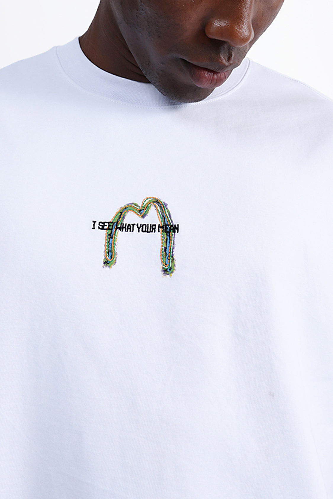 BACK EMBROIDERED OVERSIZE TEE