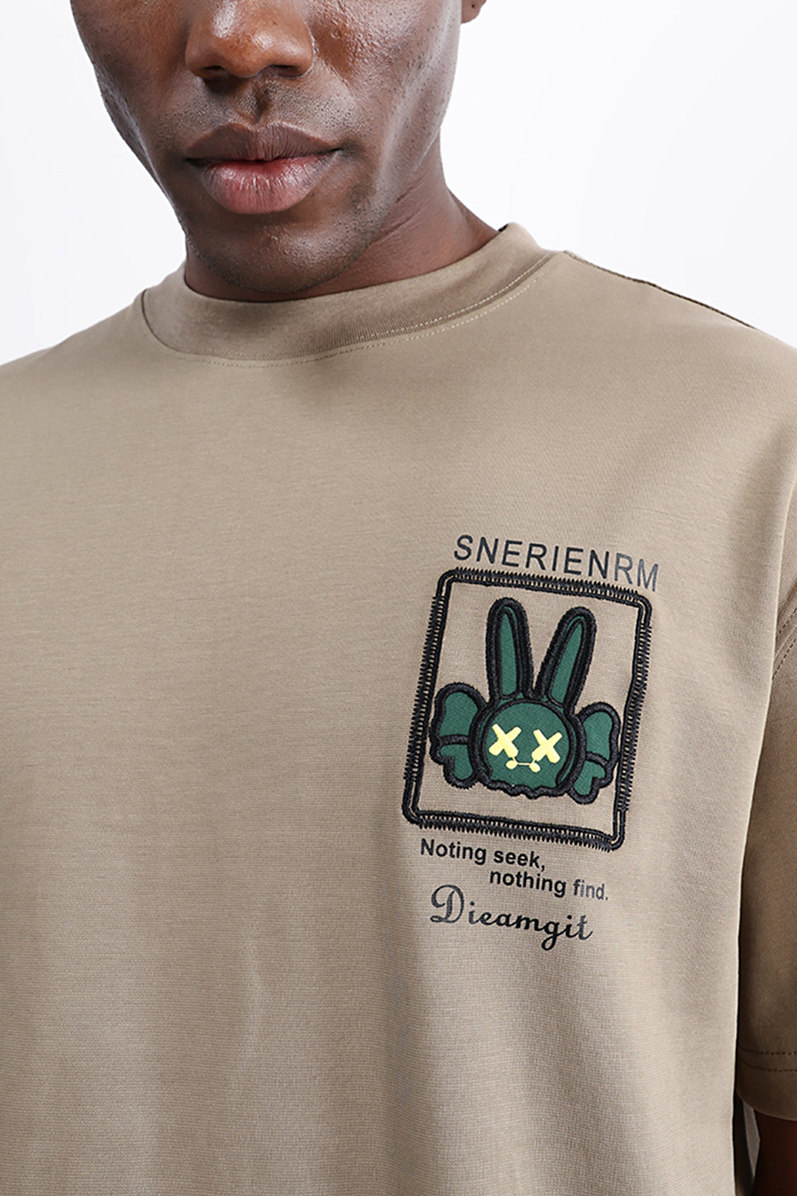 PATCH EMBROIDERED OVERSIZE TEE