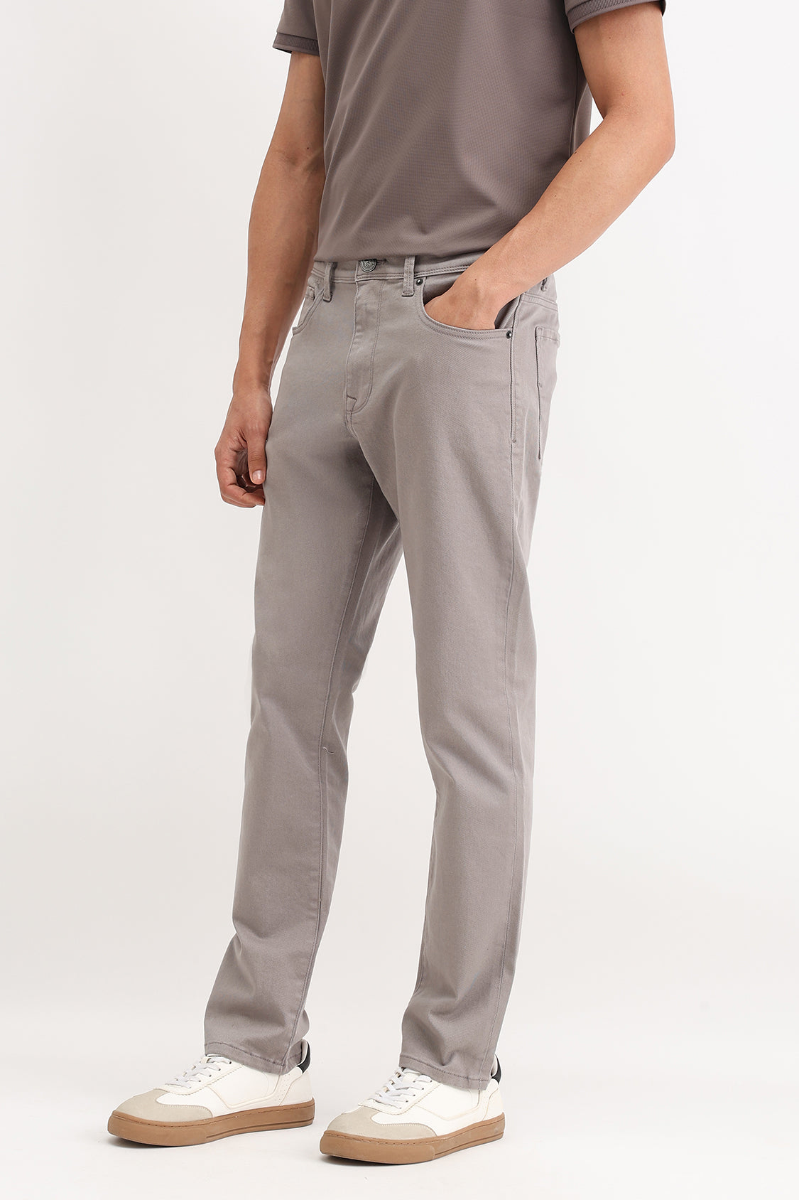 REGULAR FIT COLORED JEANS