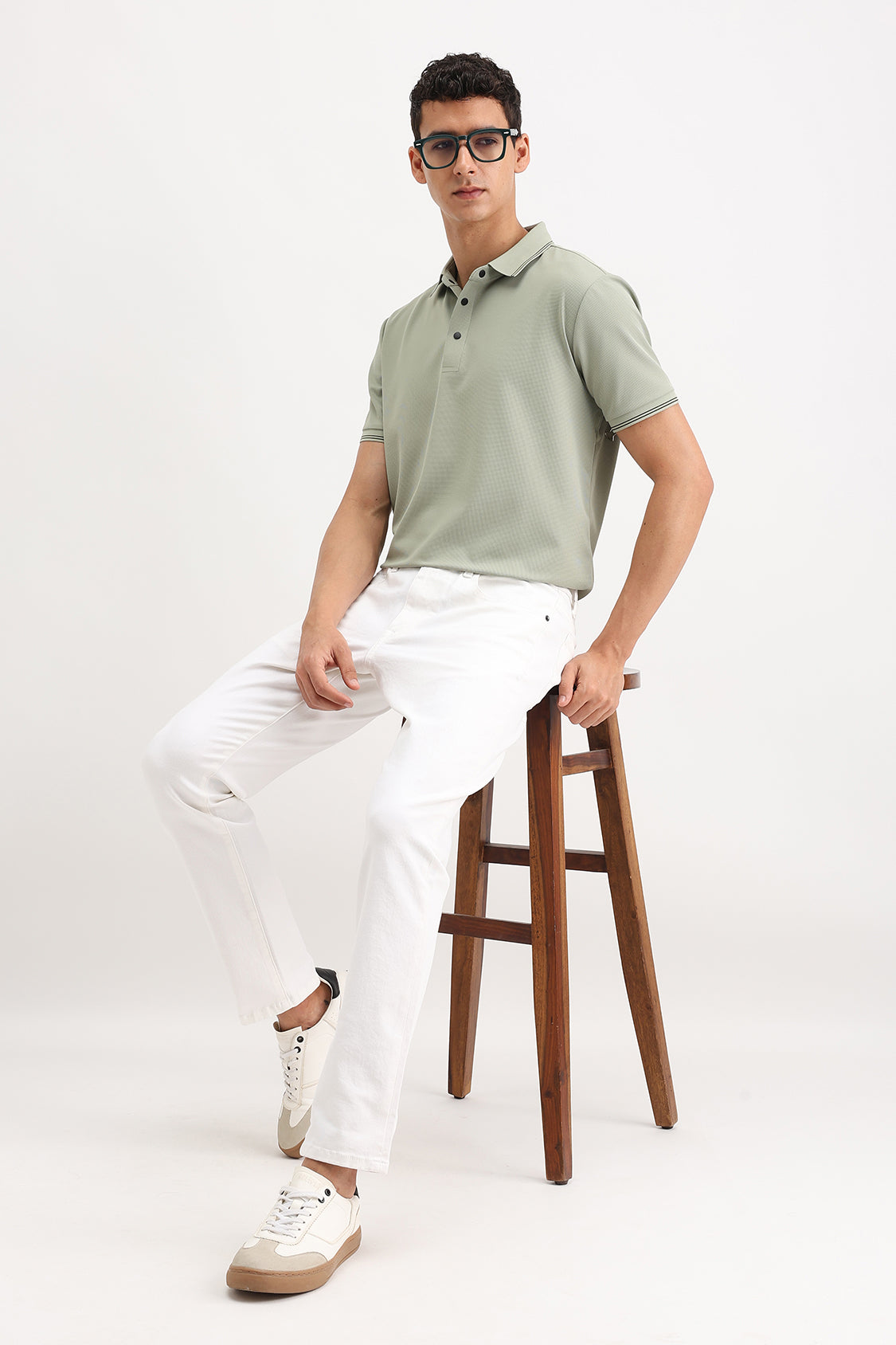 REGULAR FIT COLORED JEANS