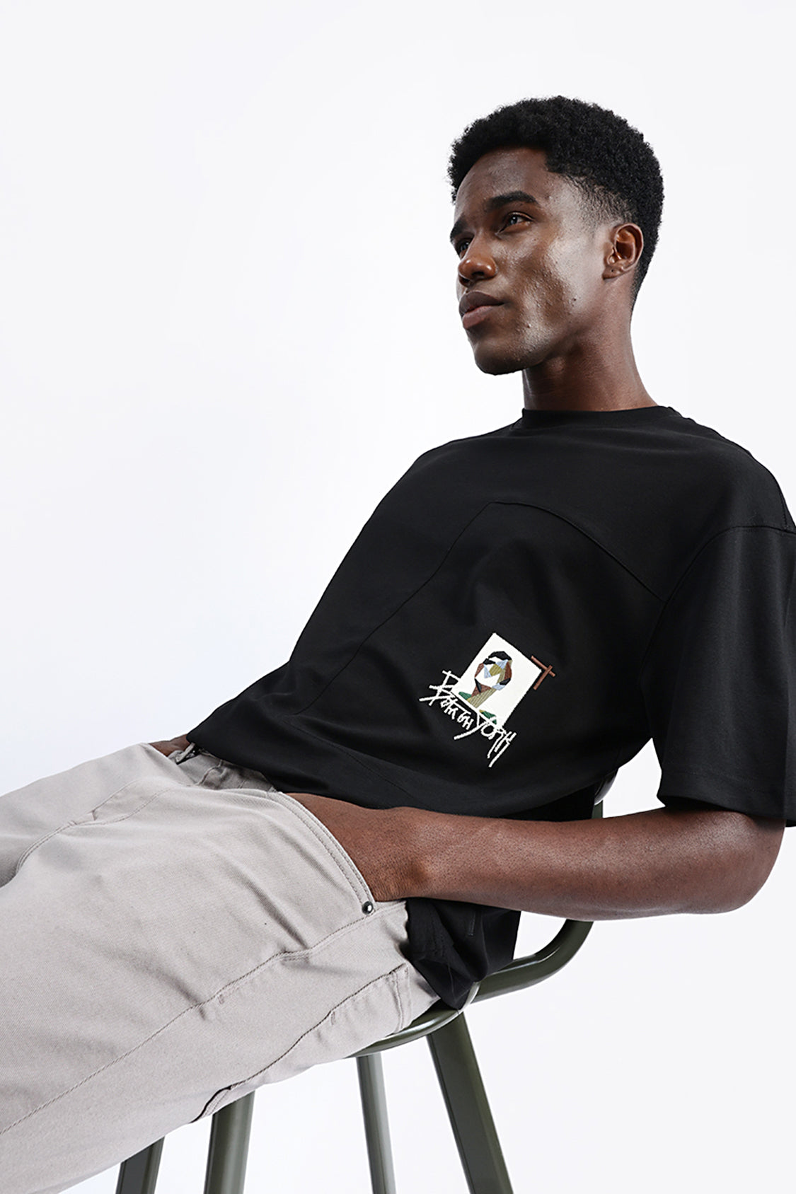 PATCH EMBROIDERED OVERSIZED TEE