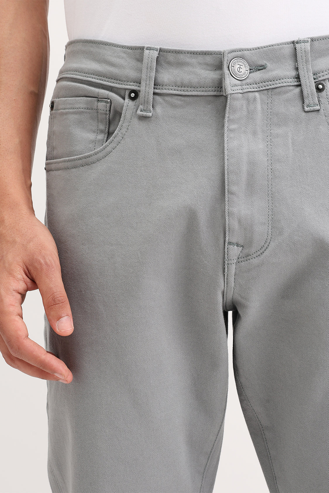 REGULAR FIT COLORED JEANS