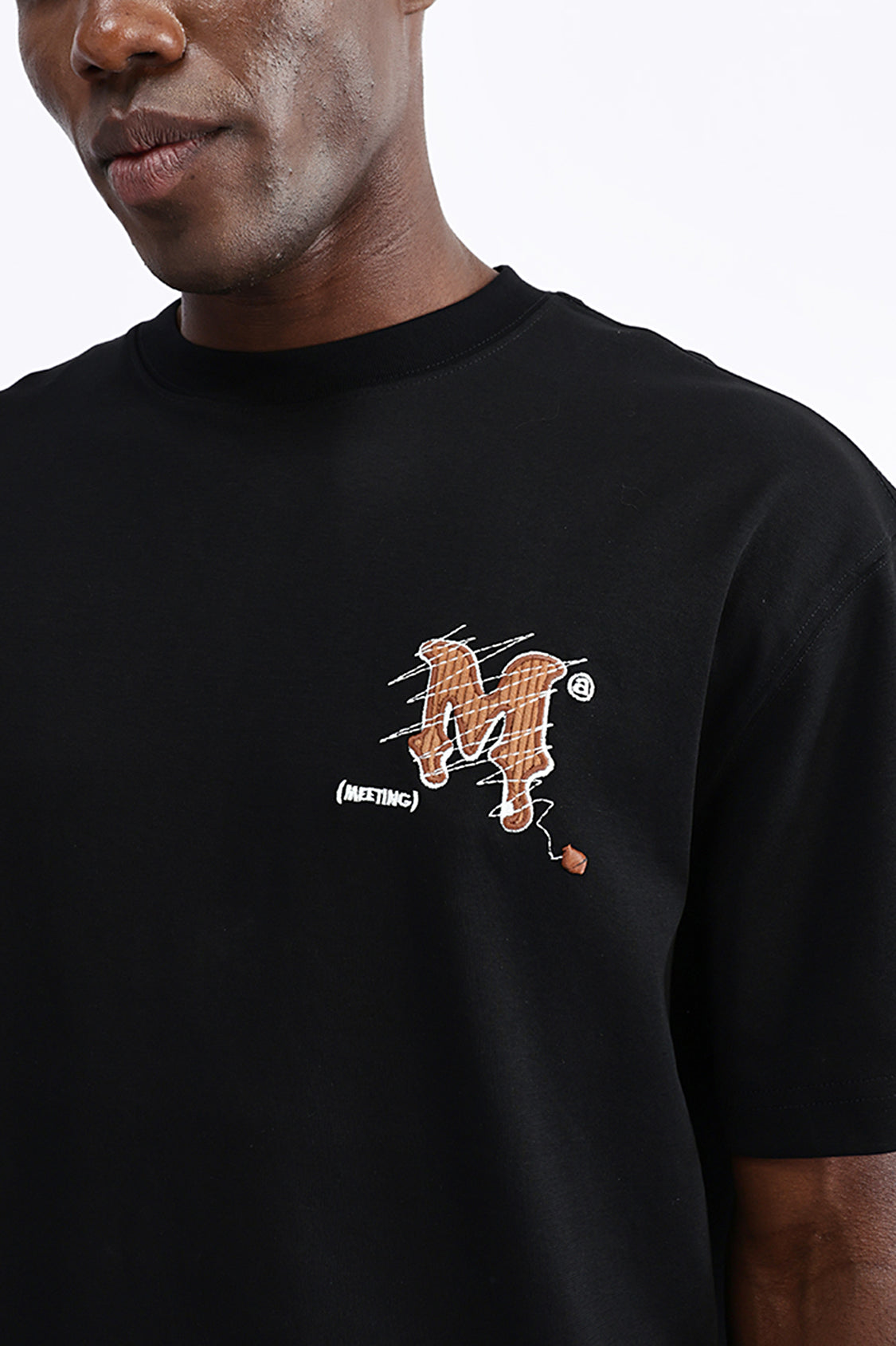 PATCH EMBROIDERED OVERSIZED TEE