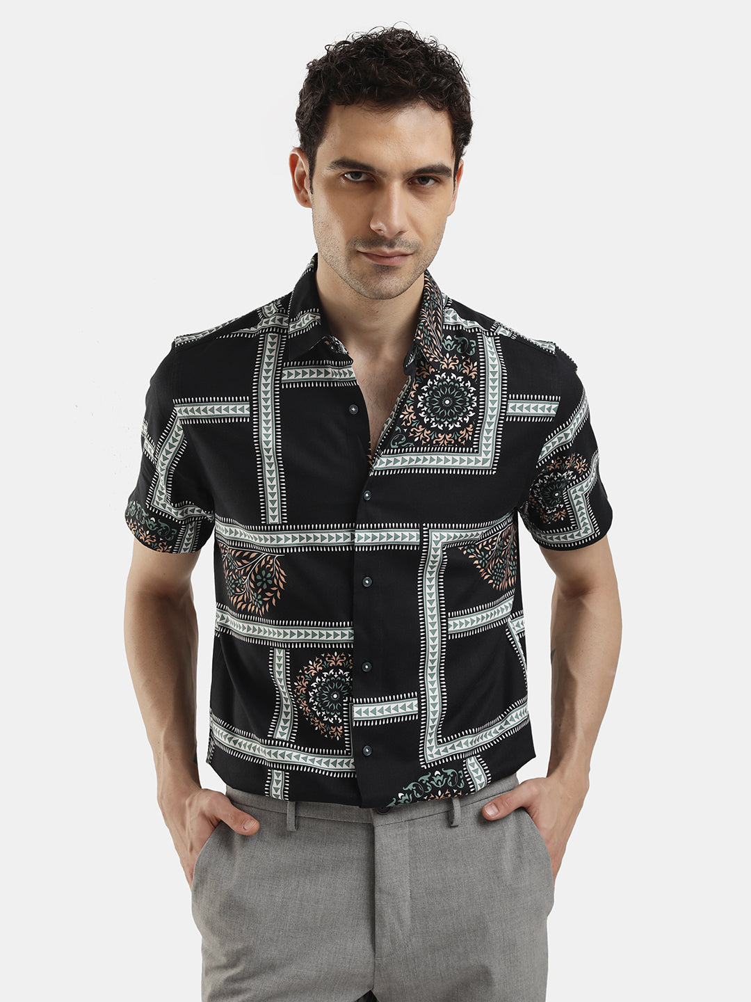 ABSTRACT PRINT BLACK SHORT SLEEVES SHIRT