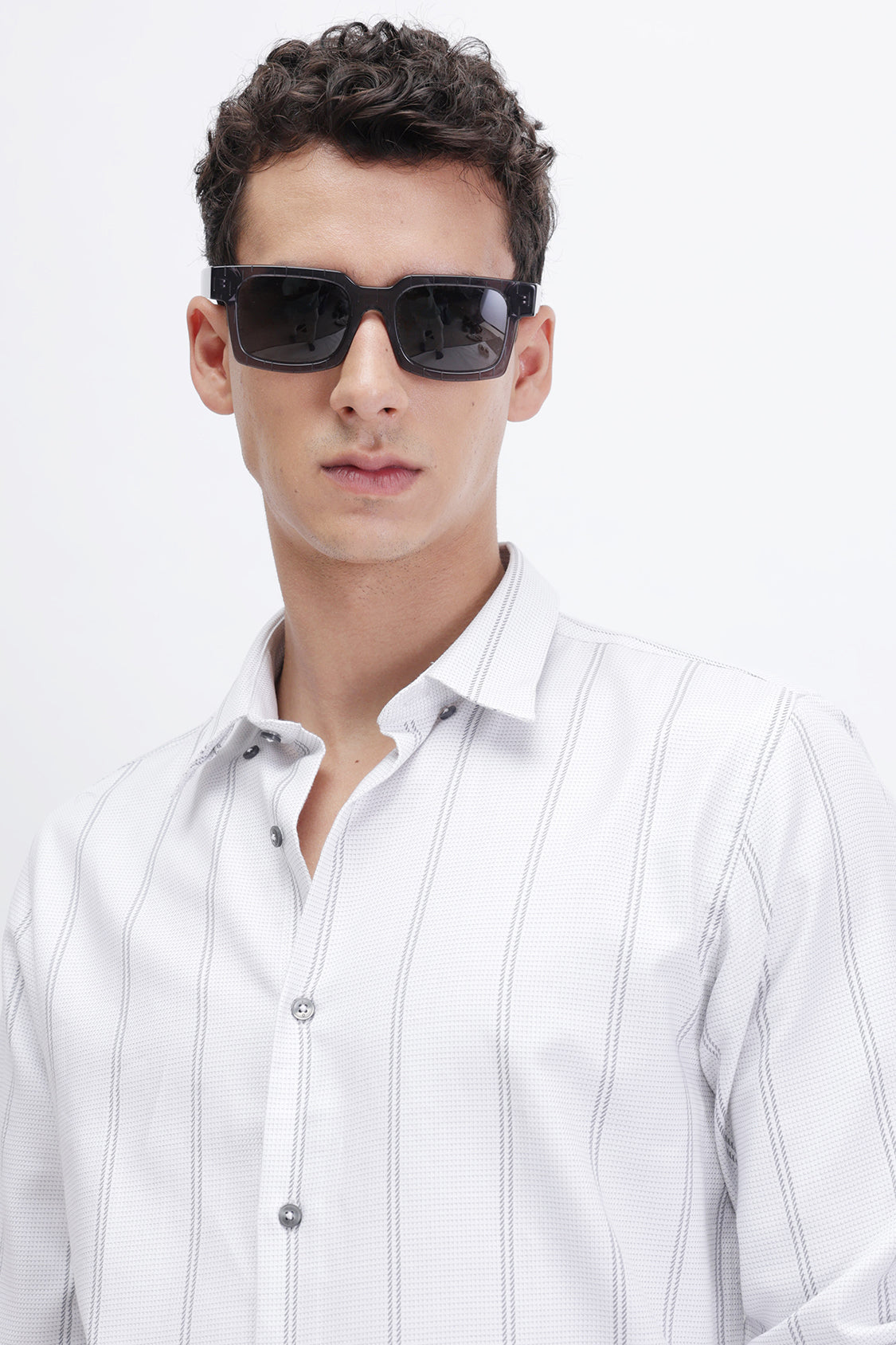 VERTICAL STRIPED SHIRT