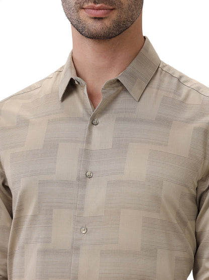 GEOMETRIC TEXTURED SHIRT