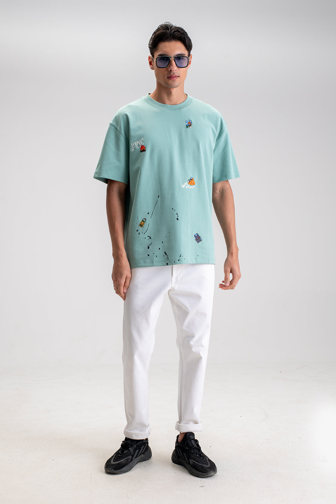 GRAPHIC PRINT OVERSIZED TEE