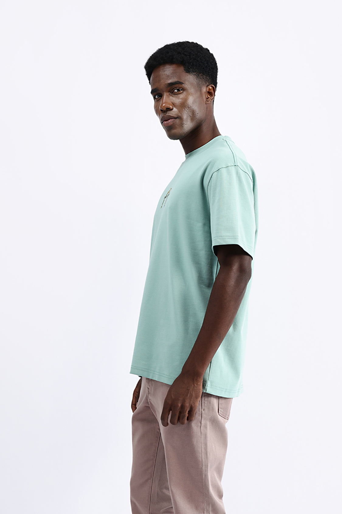 BACK EMBROIDERED OVERSIZE TEE