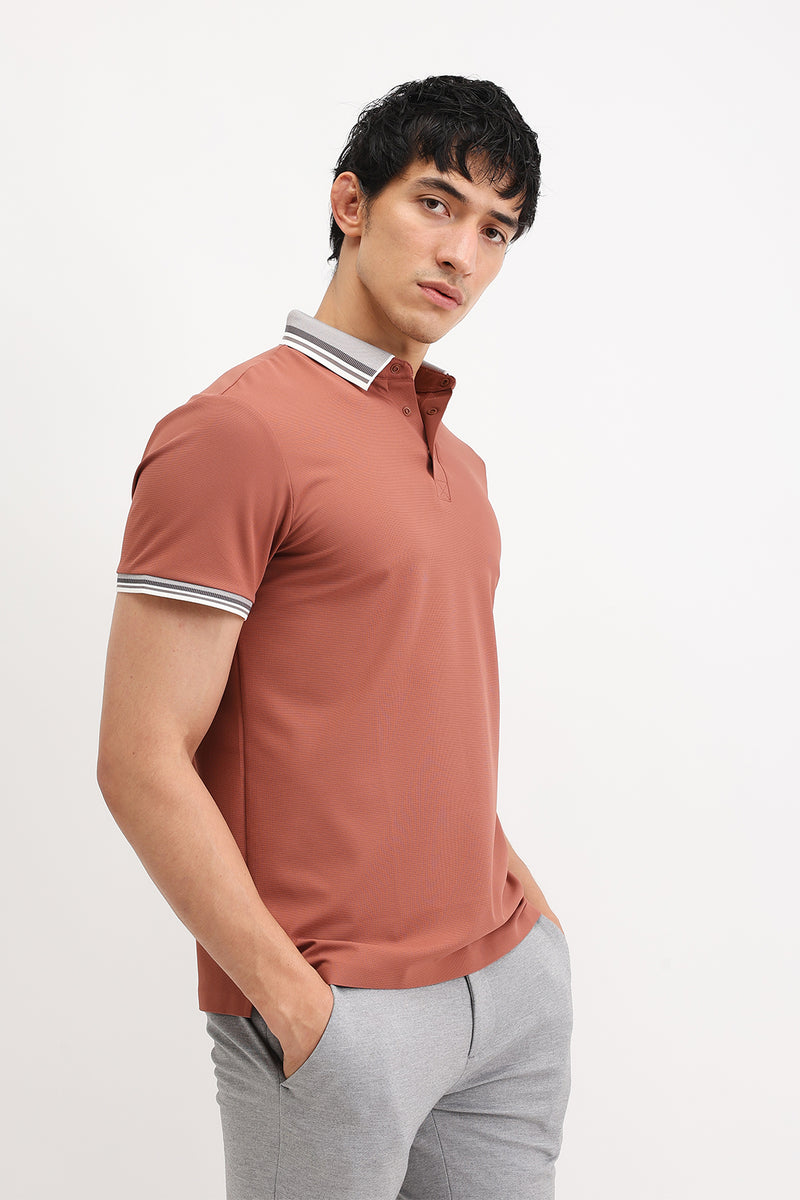 CONTRAST STRIPED COLLAR POLO T-SHIRT