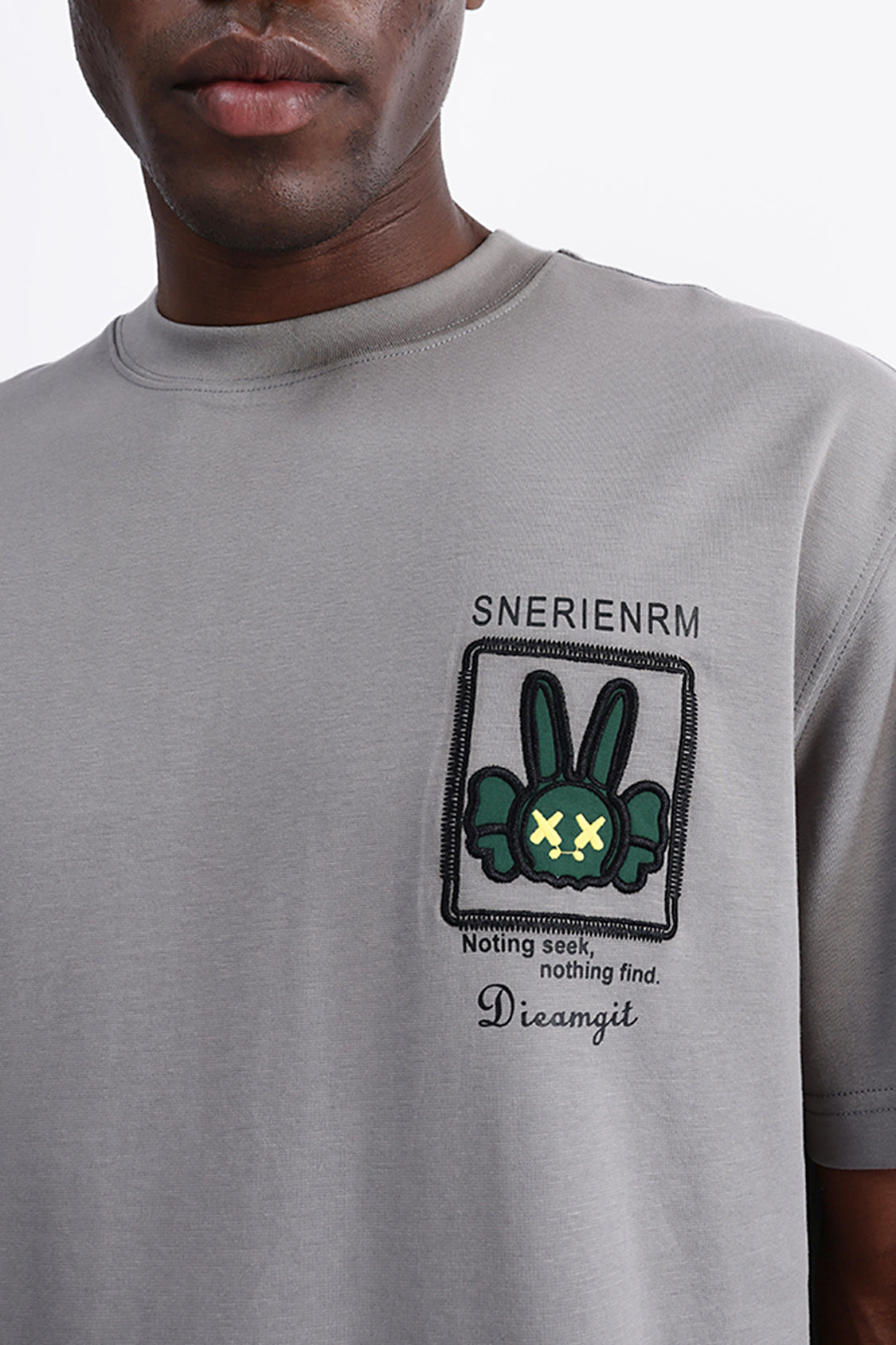 PATCH EMBROIDERED OVERSIZE TEE