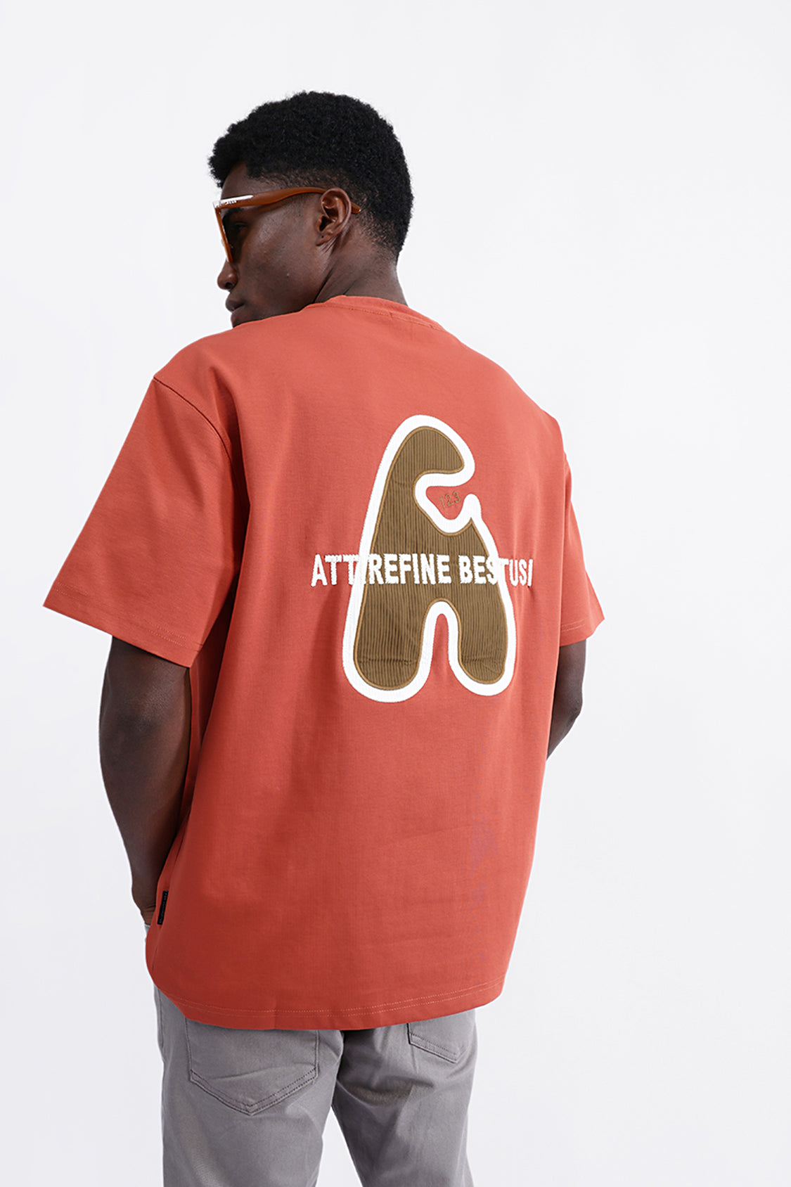 EMBROIDERED OVERSIZED TEE