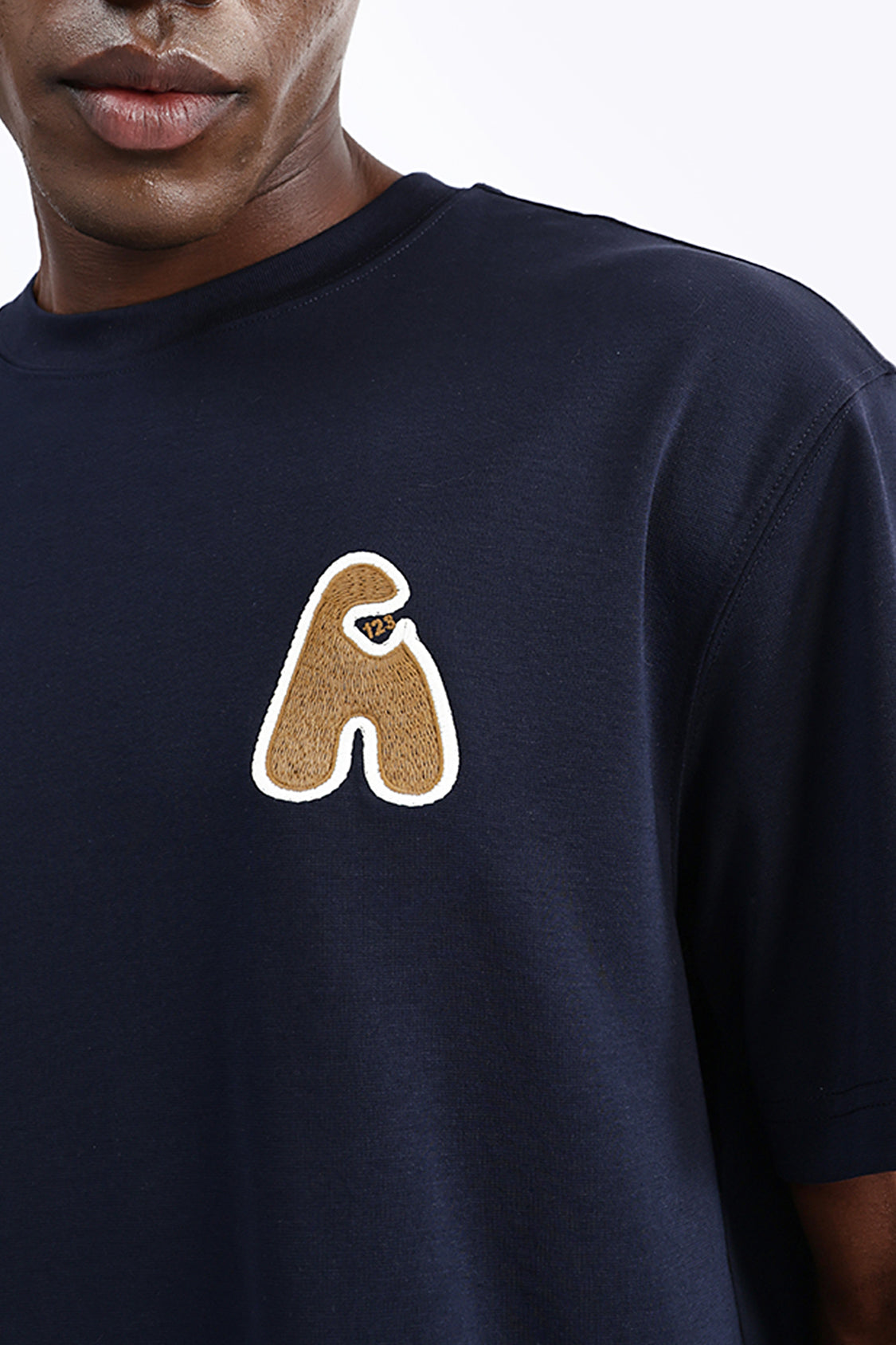 EMBROIDERED OVERSIZED TEE