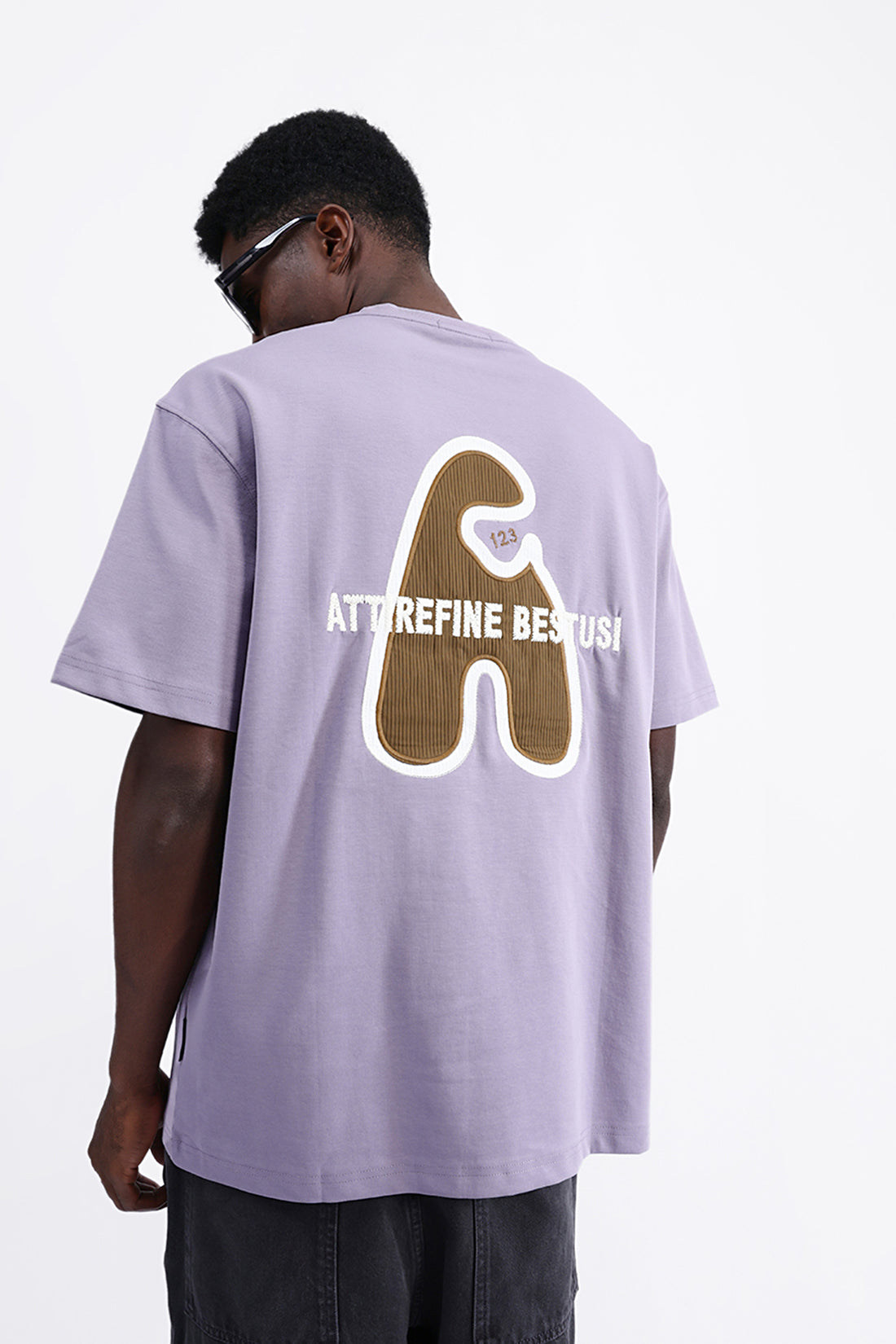 EMBROIDERED OVERSIZED TEE