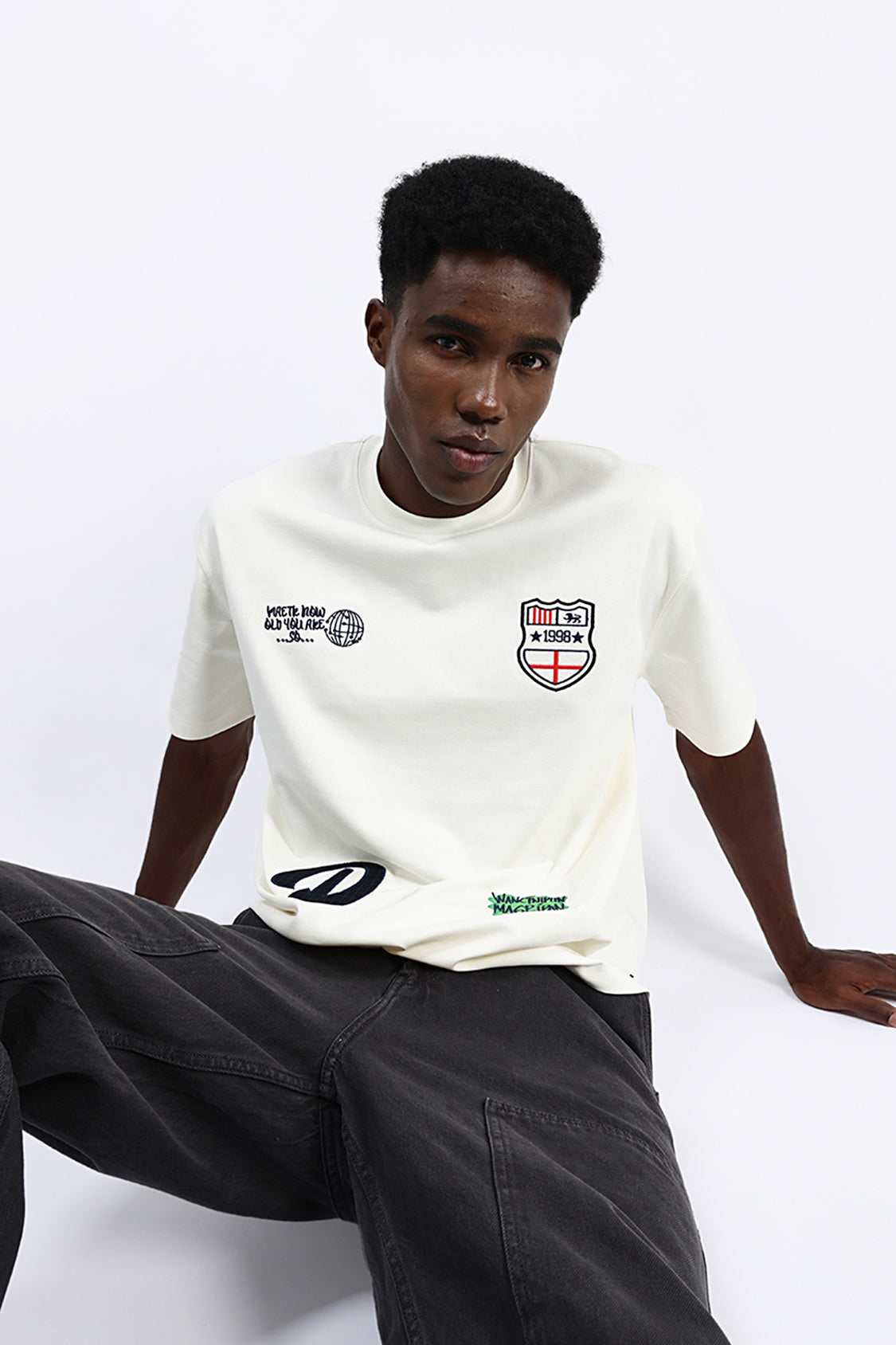 PATCH EMBROIDERED OVERSIZED TEE