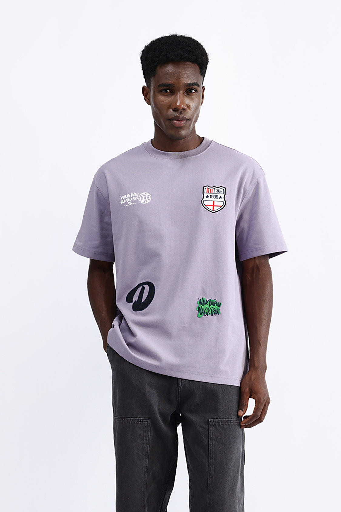 PATCH EMBROIDERED OVERSIZED TEE