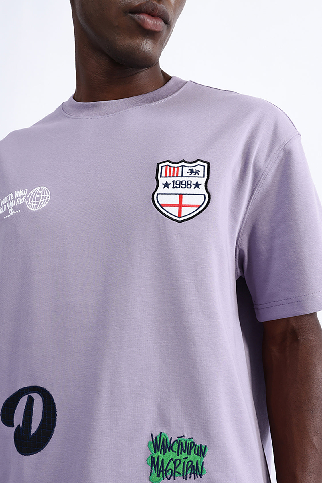 PATCH EMBROIDERED OVERSIZED TEE