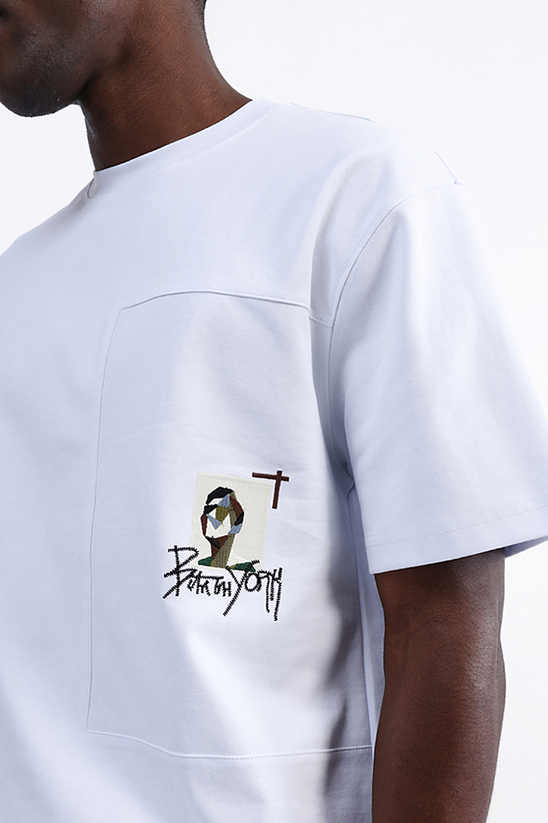 PATCH EMBROIDERED OVERSIZED TEE