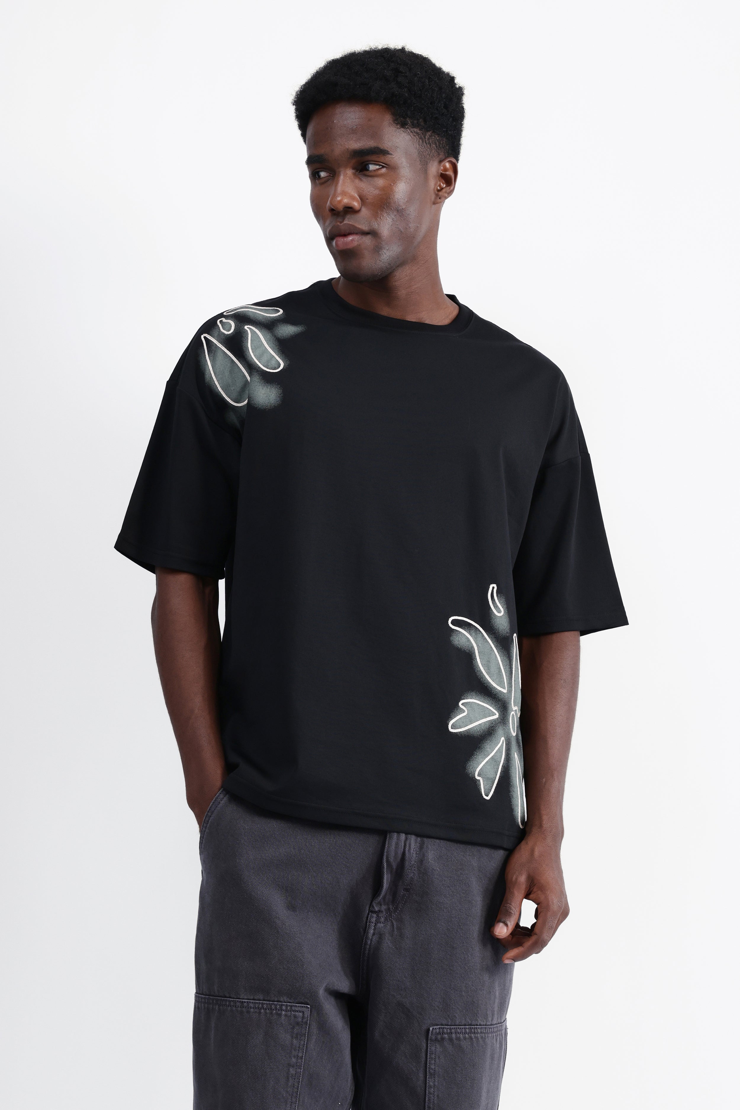 EMBROIDERED OVERSIZED T-SHIRT