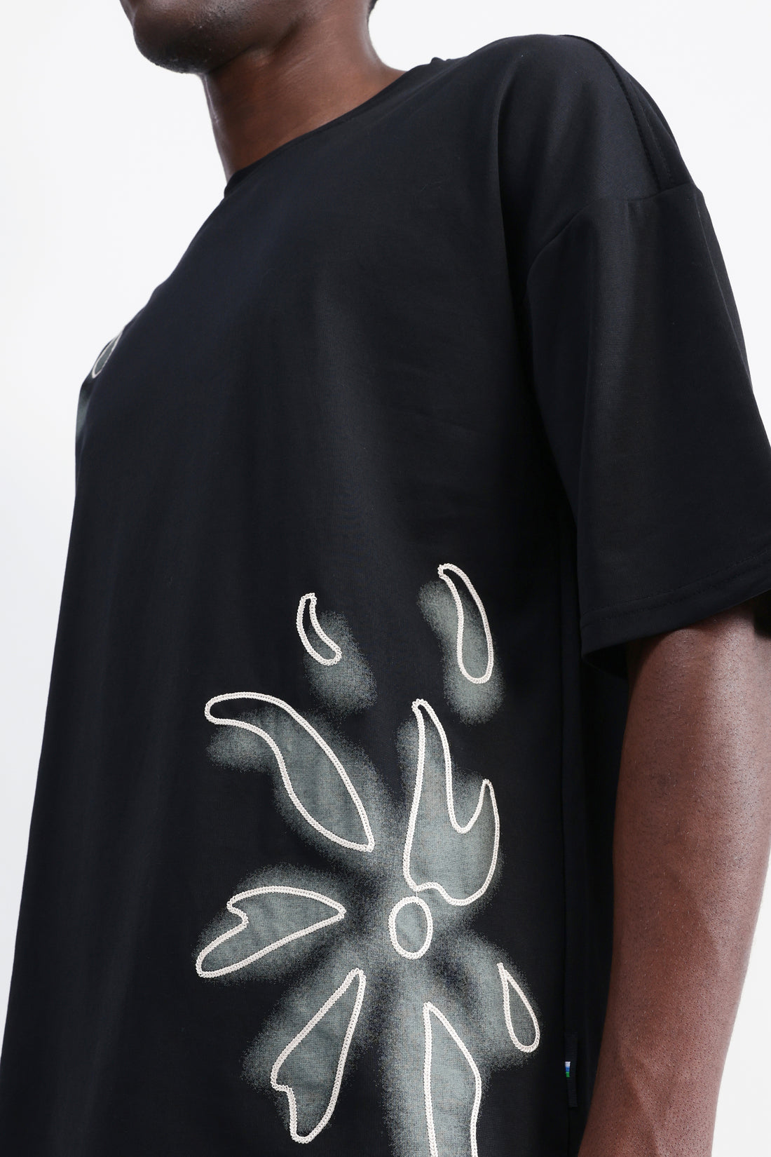 EMBROIDERED OVERSIZED T-SHIRT