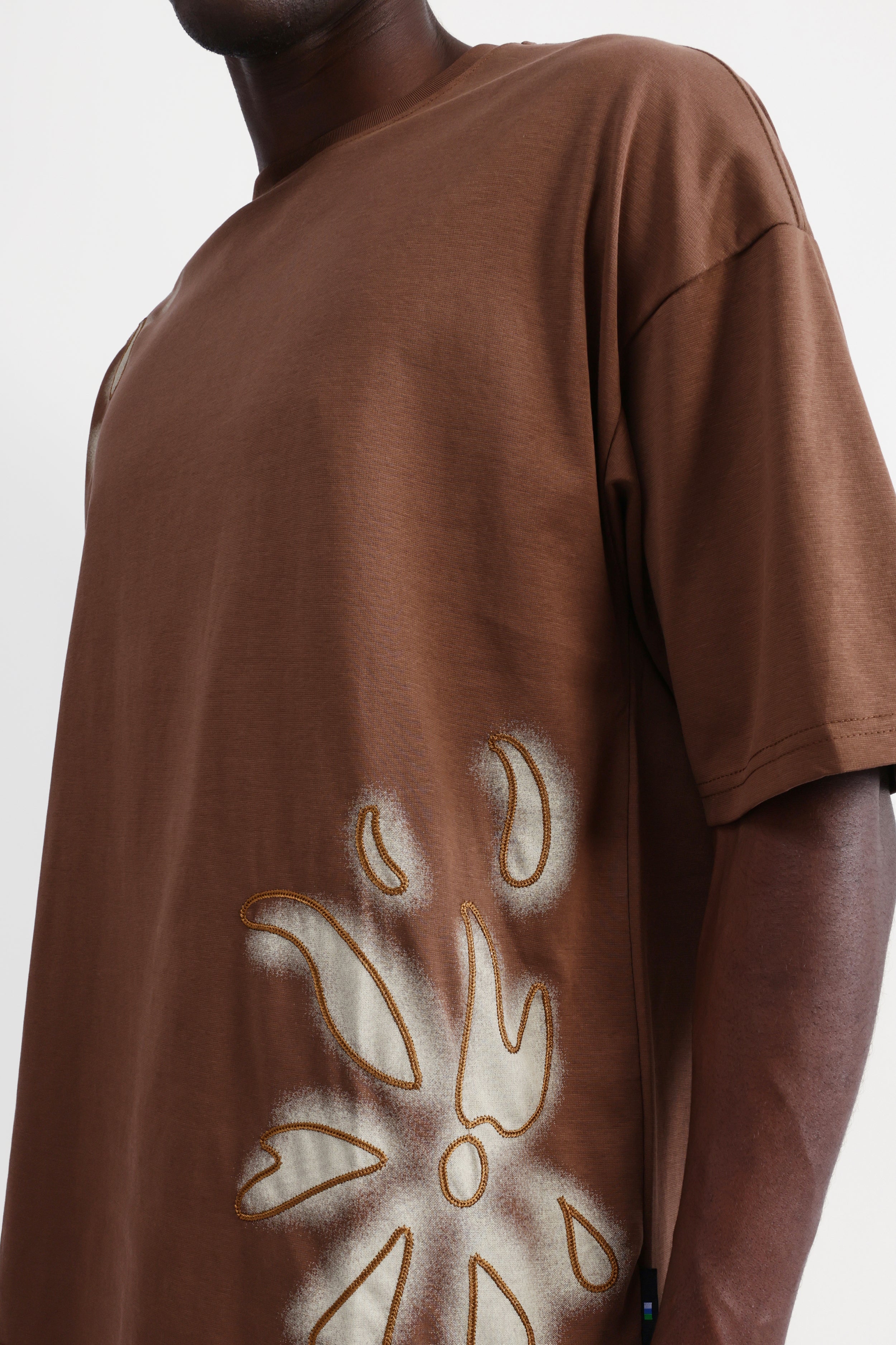 EMBROIDERED OVERSIZED T-SHIRT