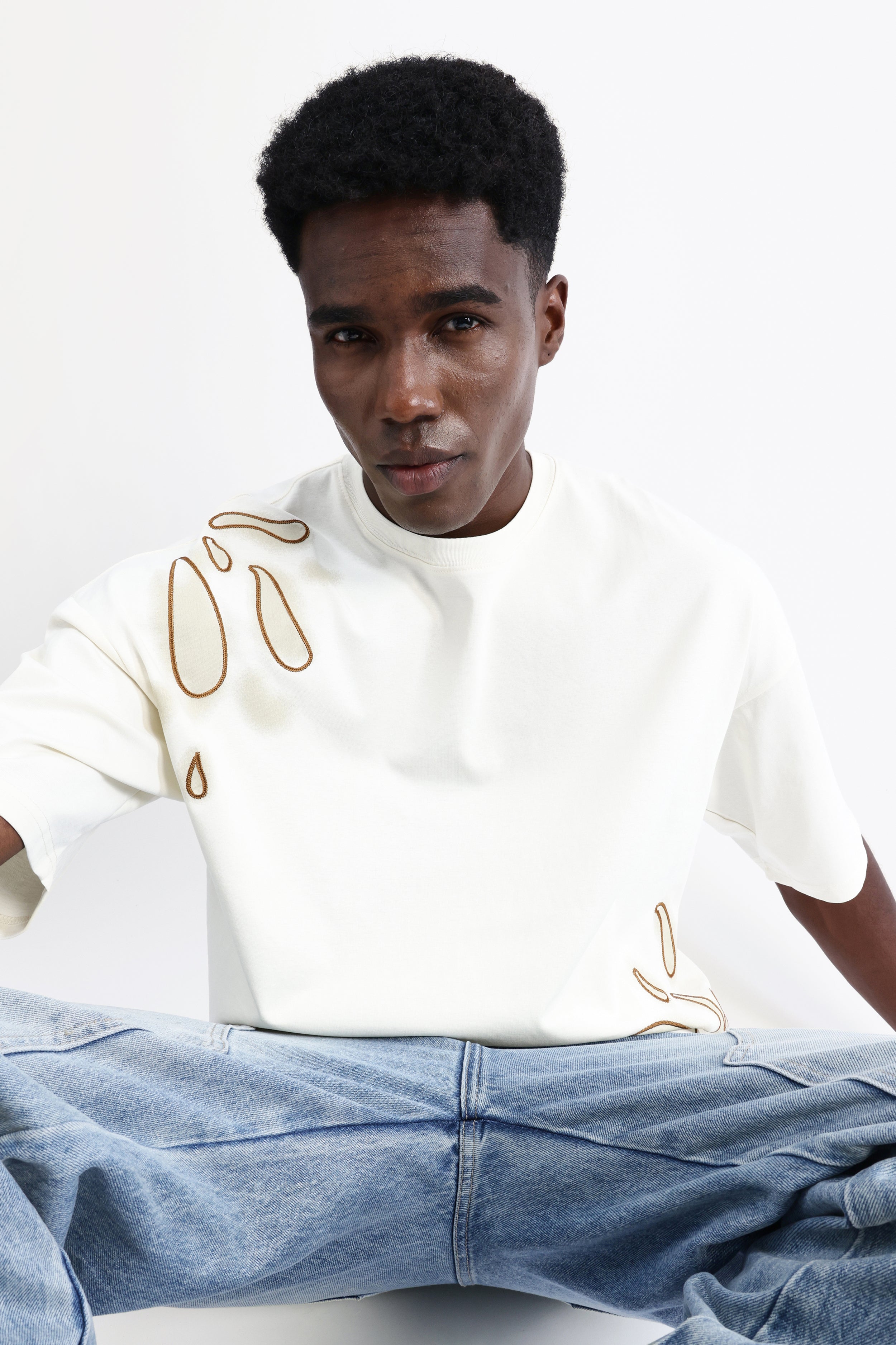 EMBROIDERED OVERSIZED T-SHIRT