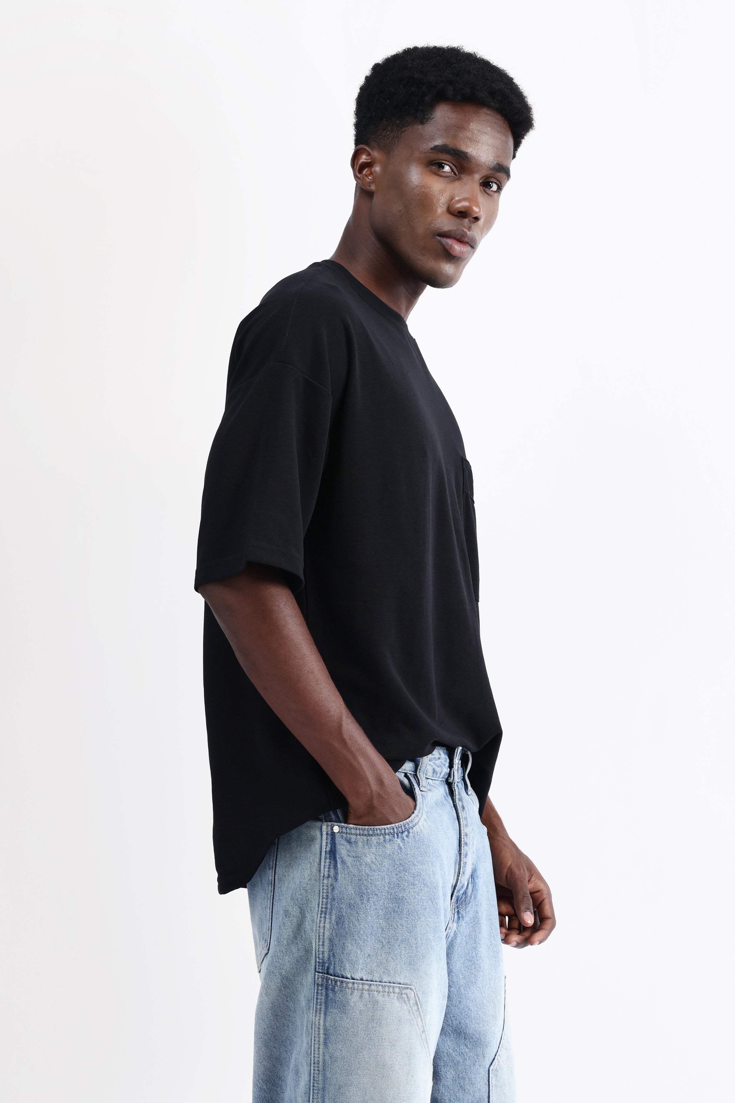 PATCH POCKET OVERSIZED T-SHIRT