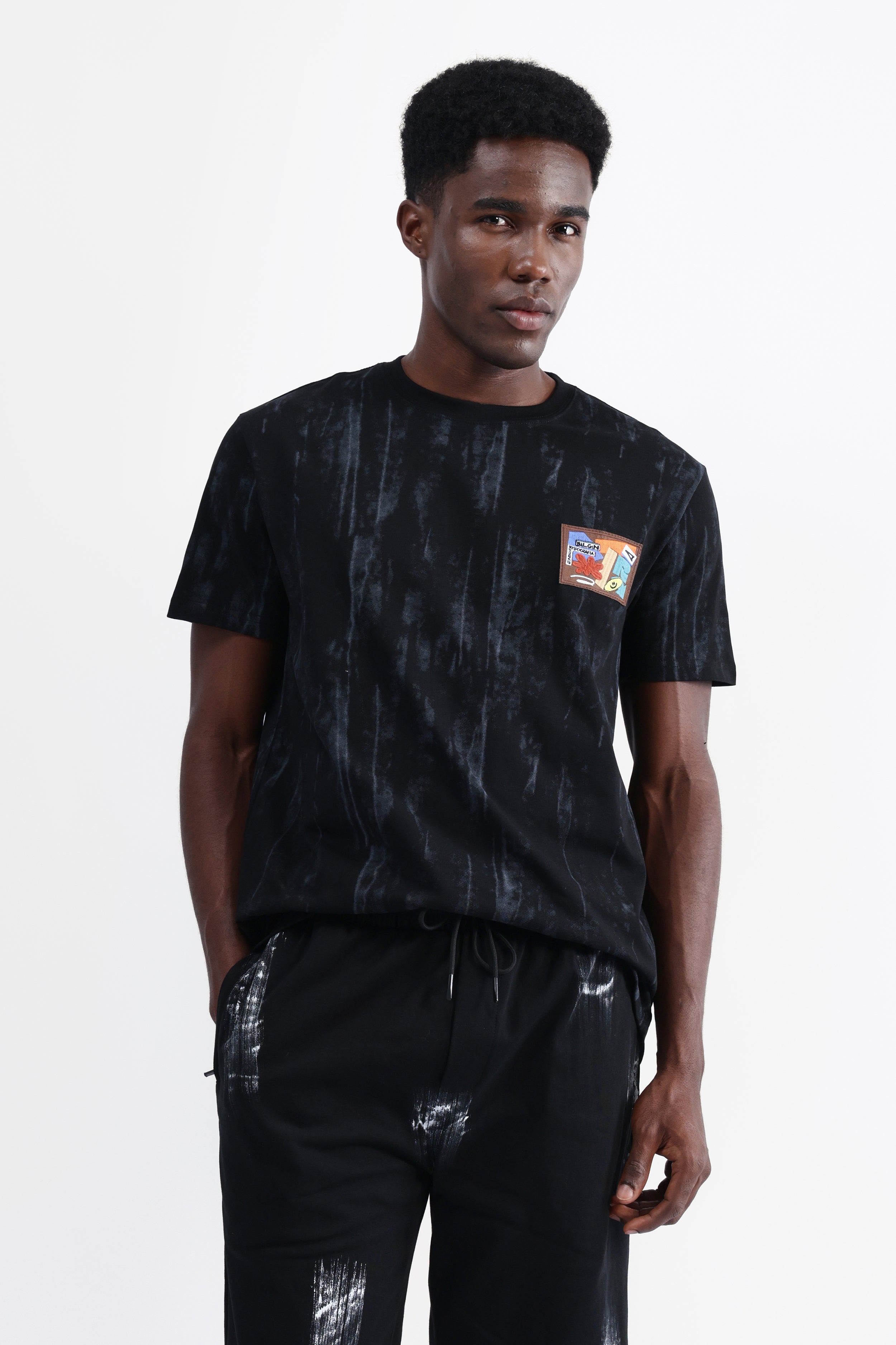 EMBROIDERED OVERSIZED T-SHIRT