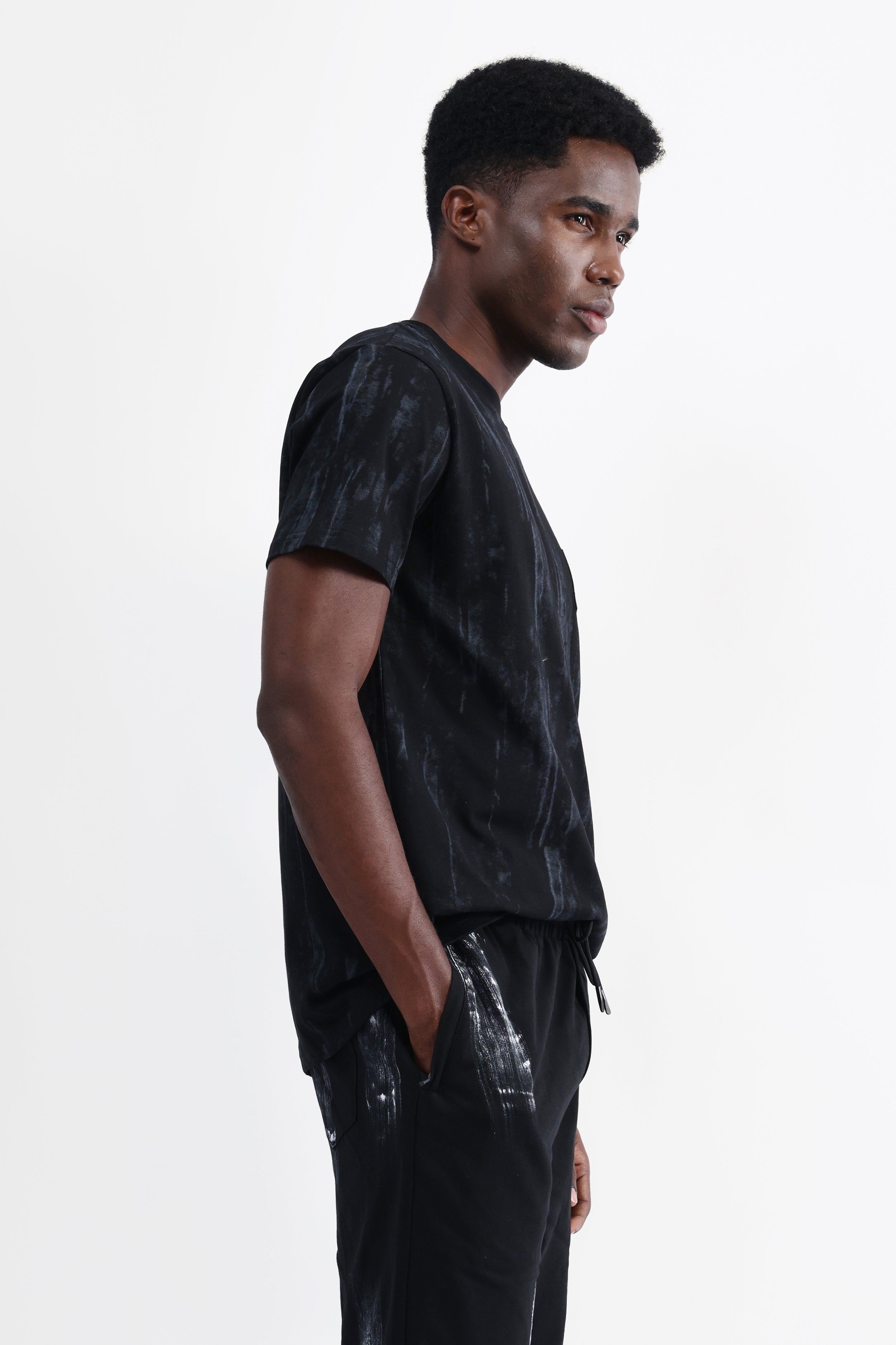 EMBROIDERED OVERSIZED T-SHIRT