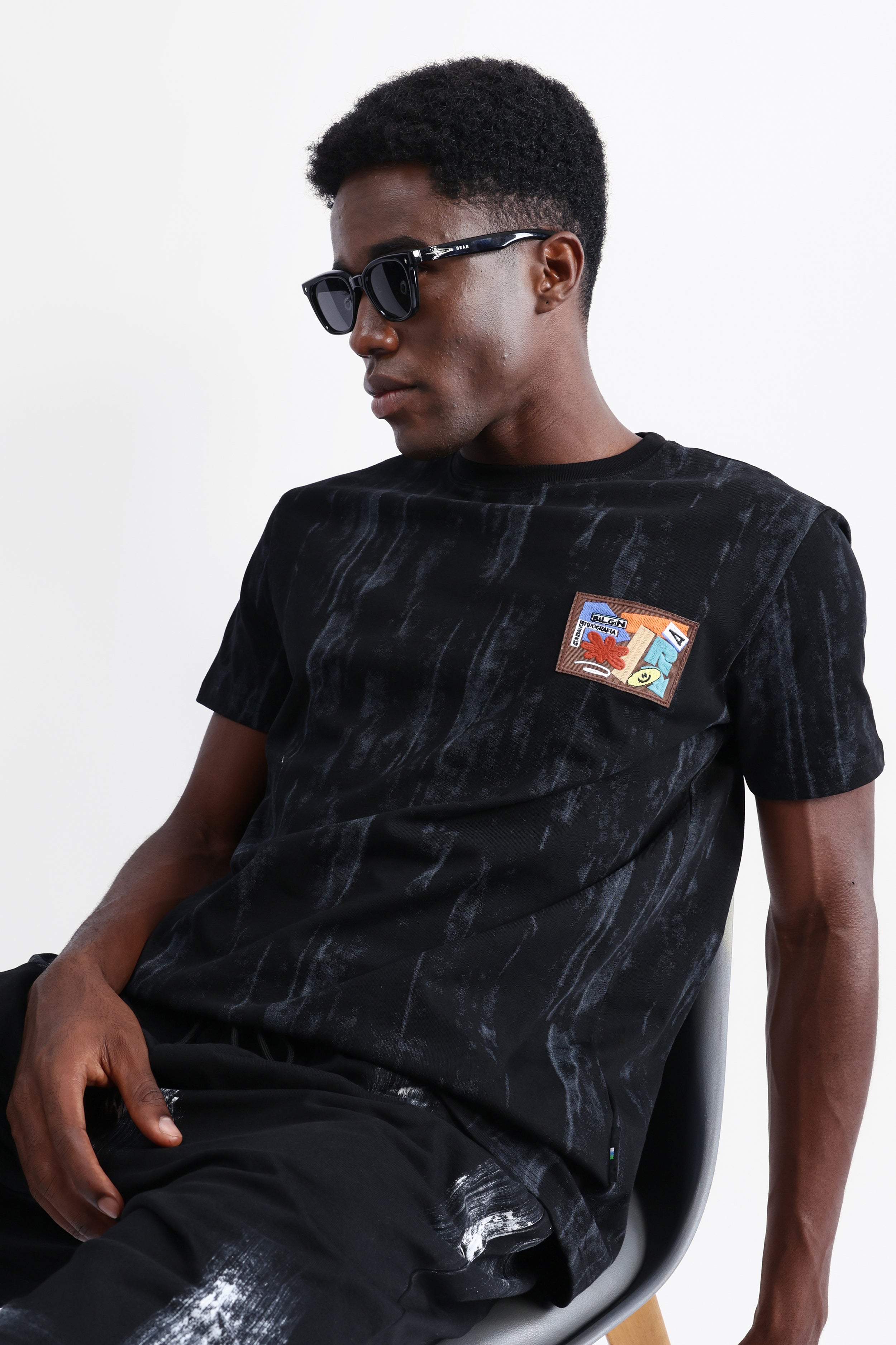 EMBROIDERED OVERSIZED T-SHIRT