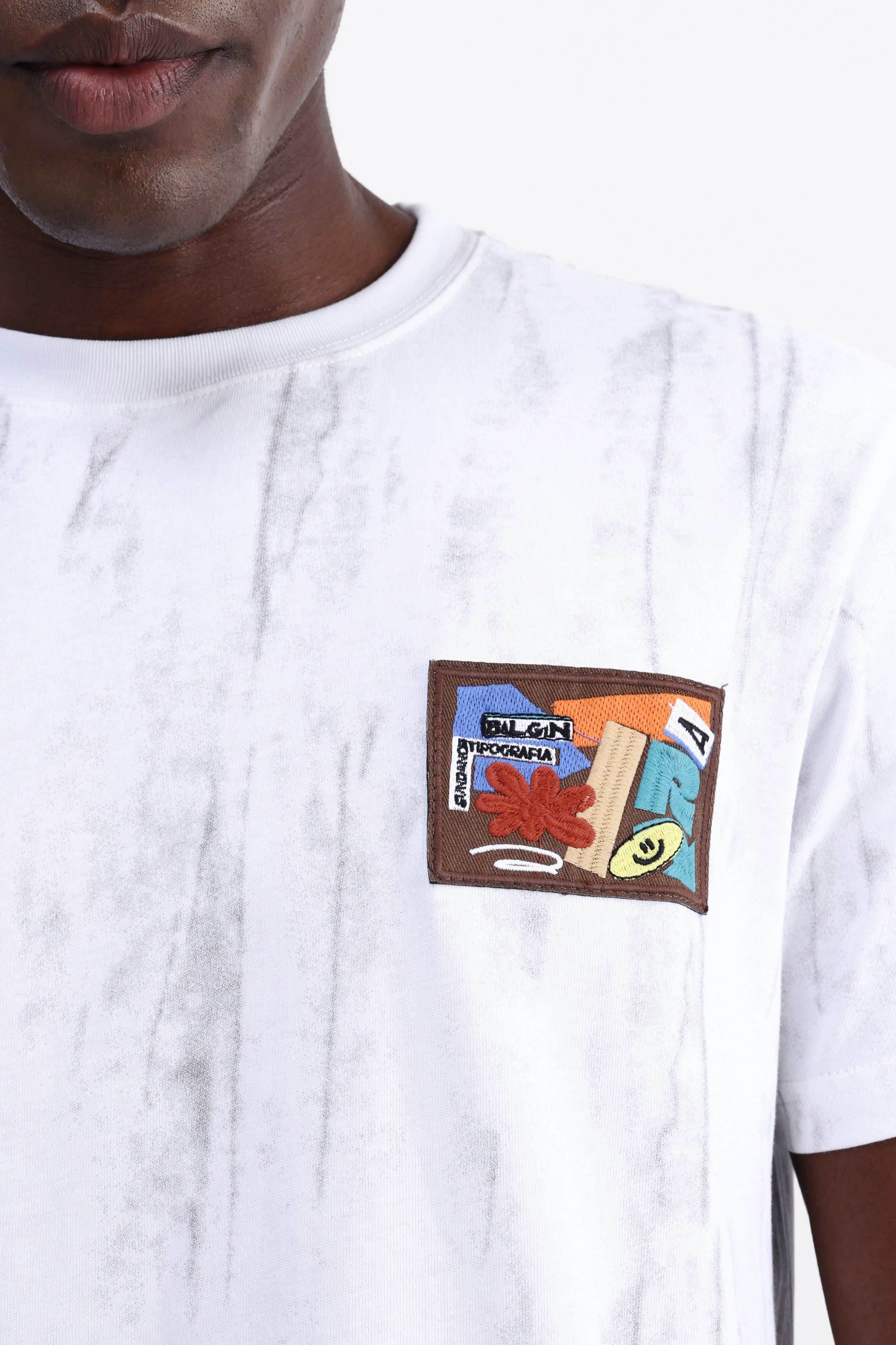 EMBROIDERED OVERSIZED T-SHIRT