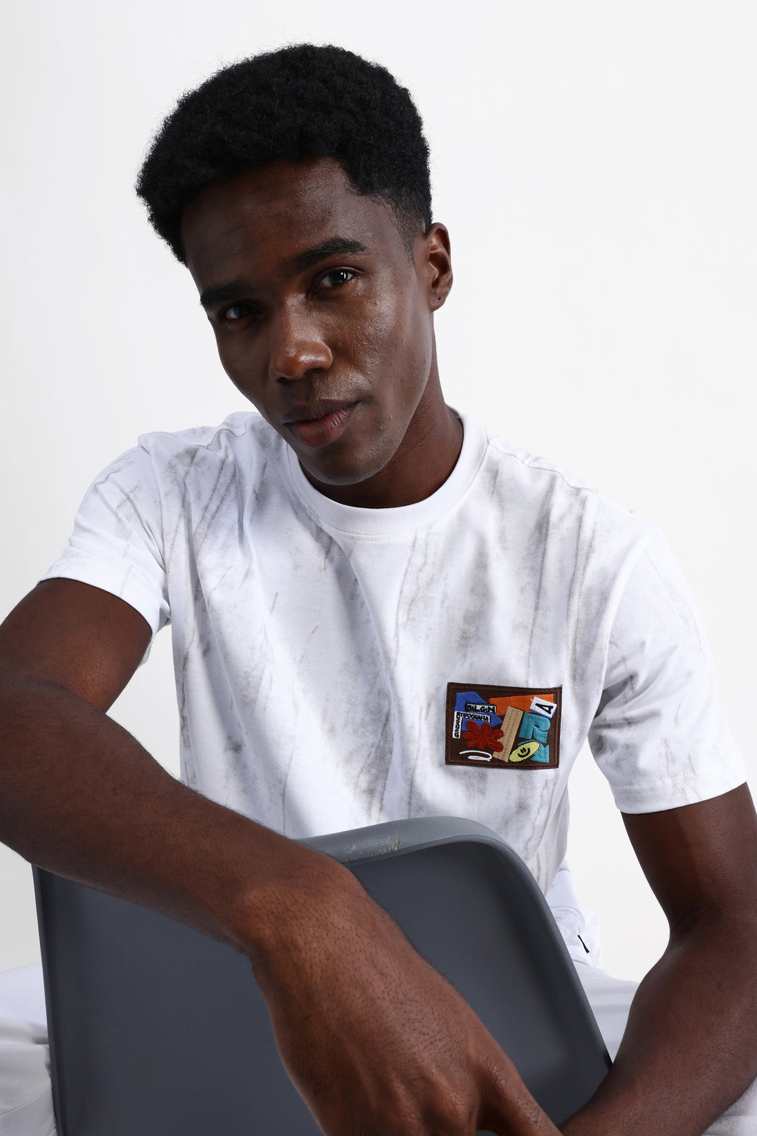 EMBROIDERED OVERSIZED T-SHIRT