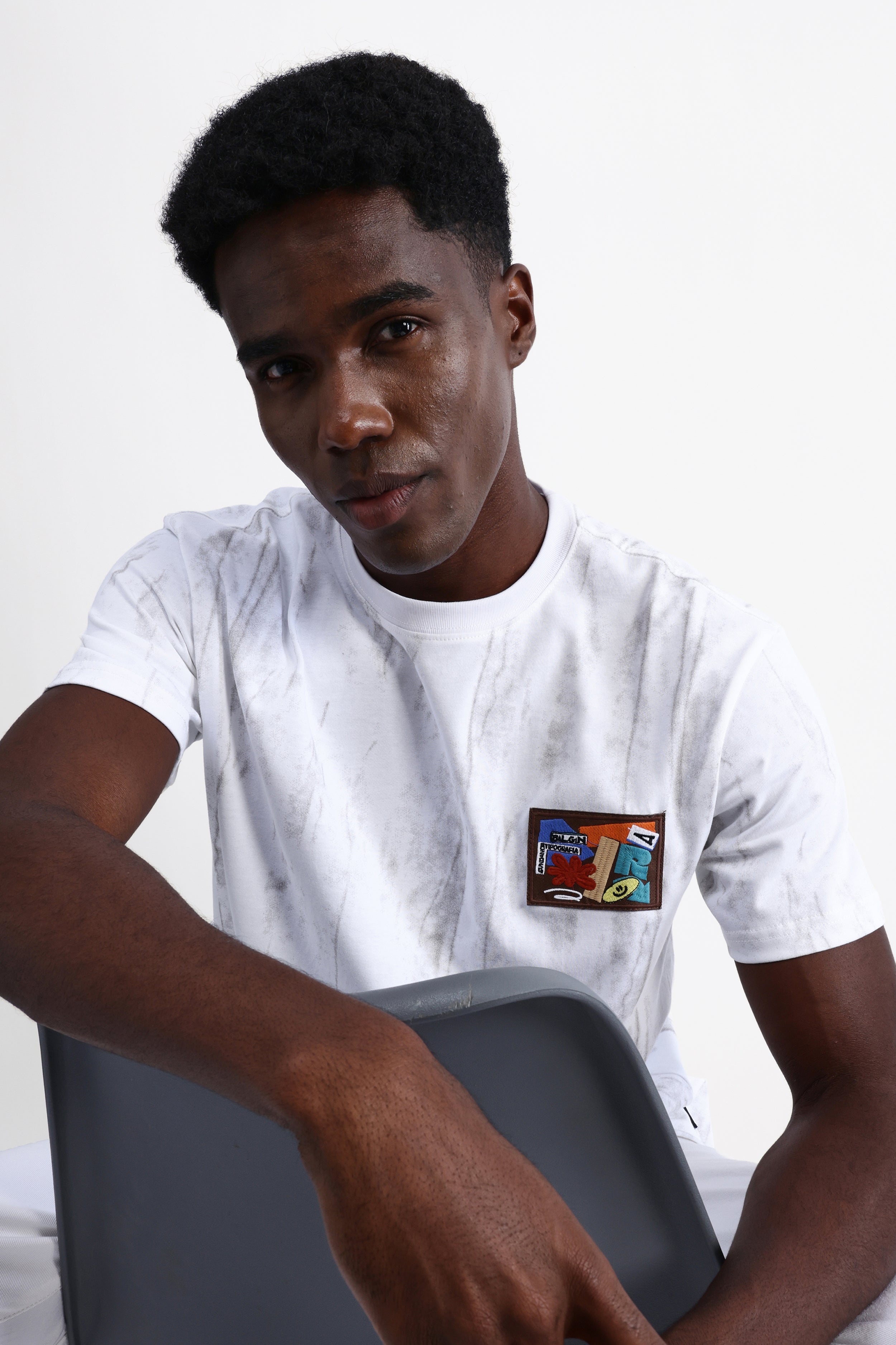 EMBROIDERED OVERSIZED T-SHIRT