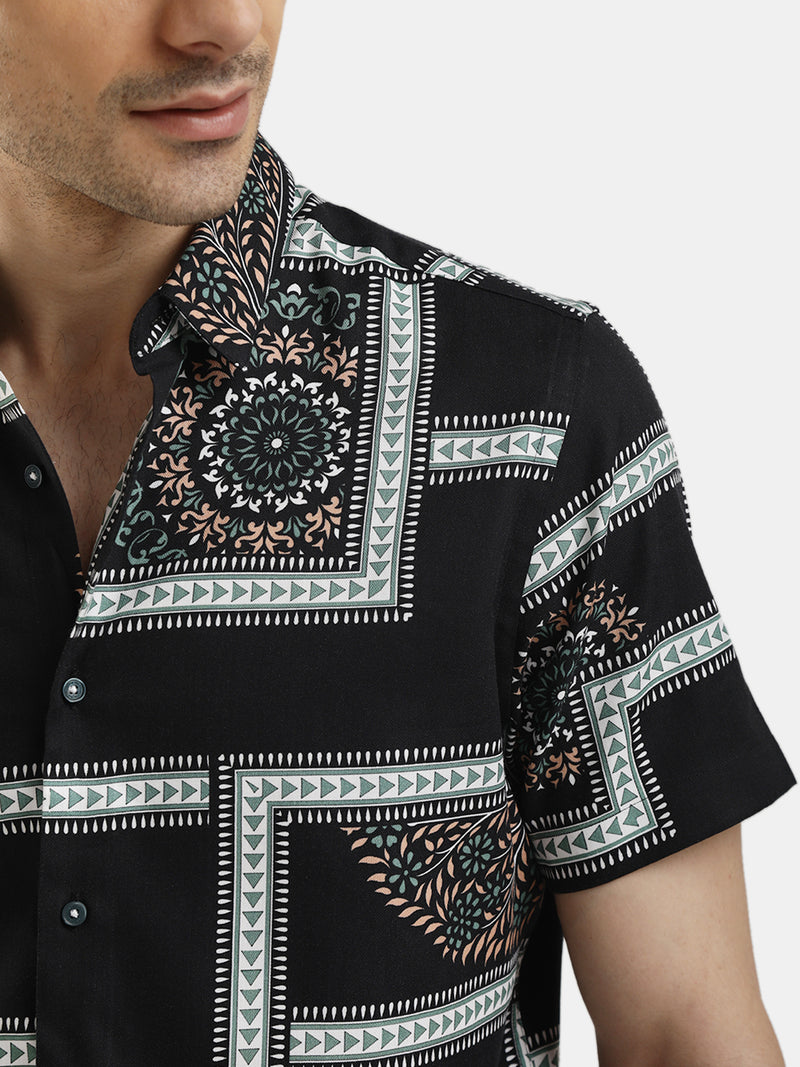 ABSTRACT PRINT BLACK SHORT SLEEVES SHIRT