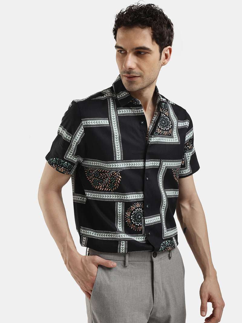 ABSTRACT PRINT BLACK SHORT SLEEVES SHIRT