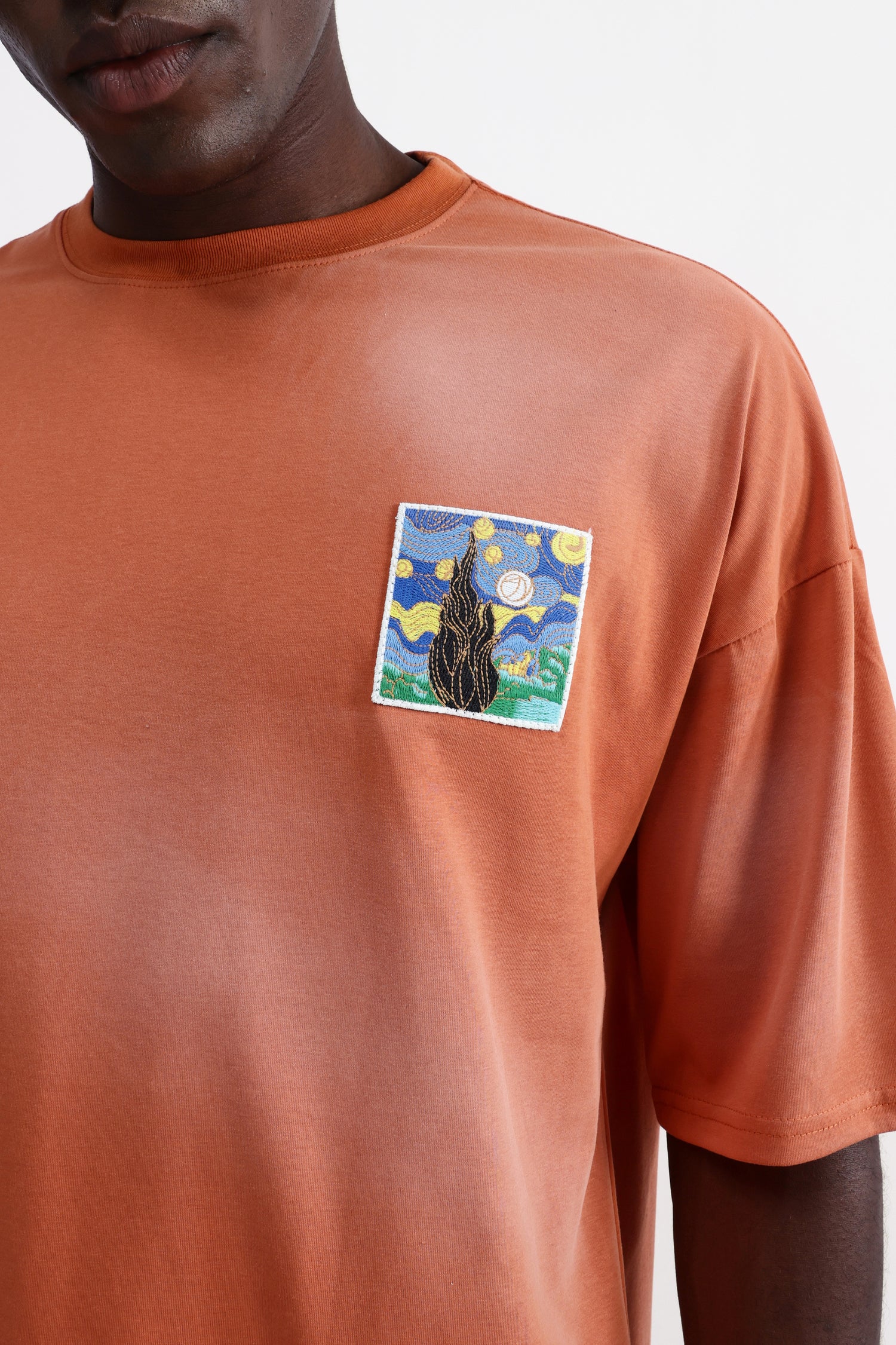 PATCH EMBROIDERED OVERSIZED T-SHIRT