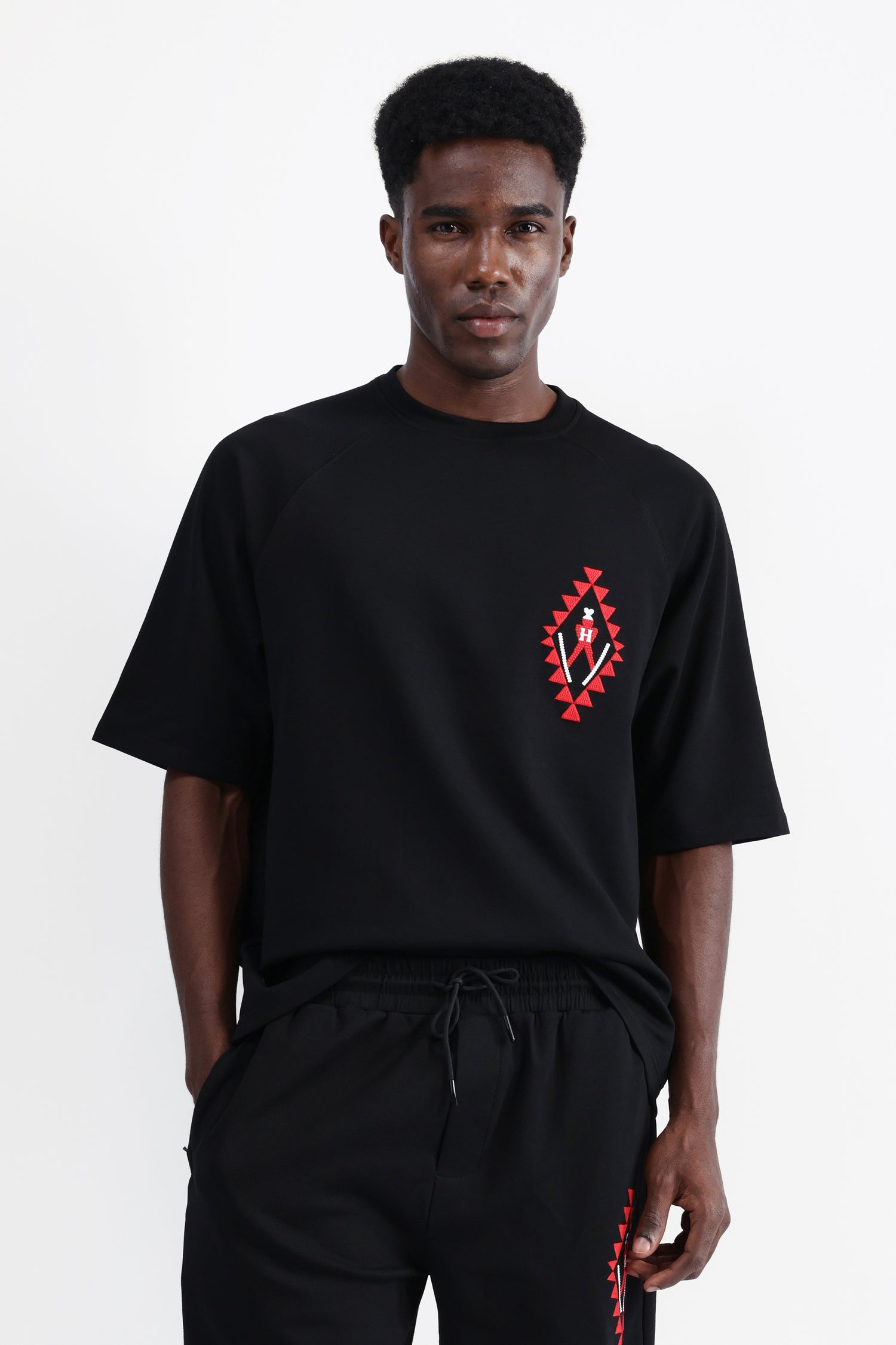 EMBROIDERED OVERSIZED T-SHIRT