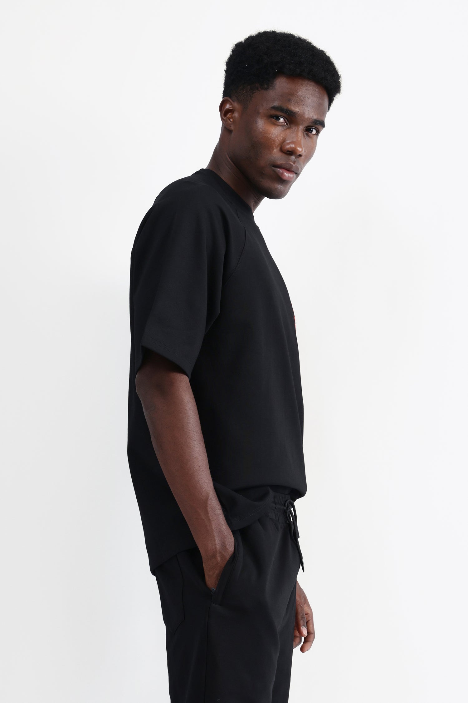 EMBROIDERED OVERSIZED T-SHIRT