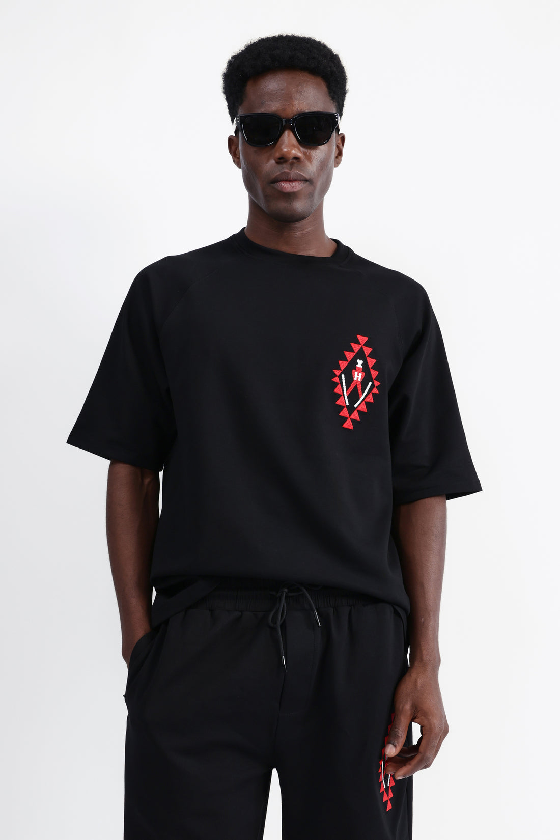 EMBROIDERED OVERSIZED T-SHIRT