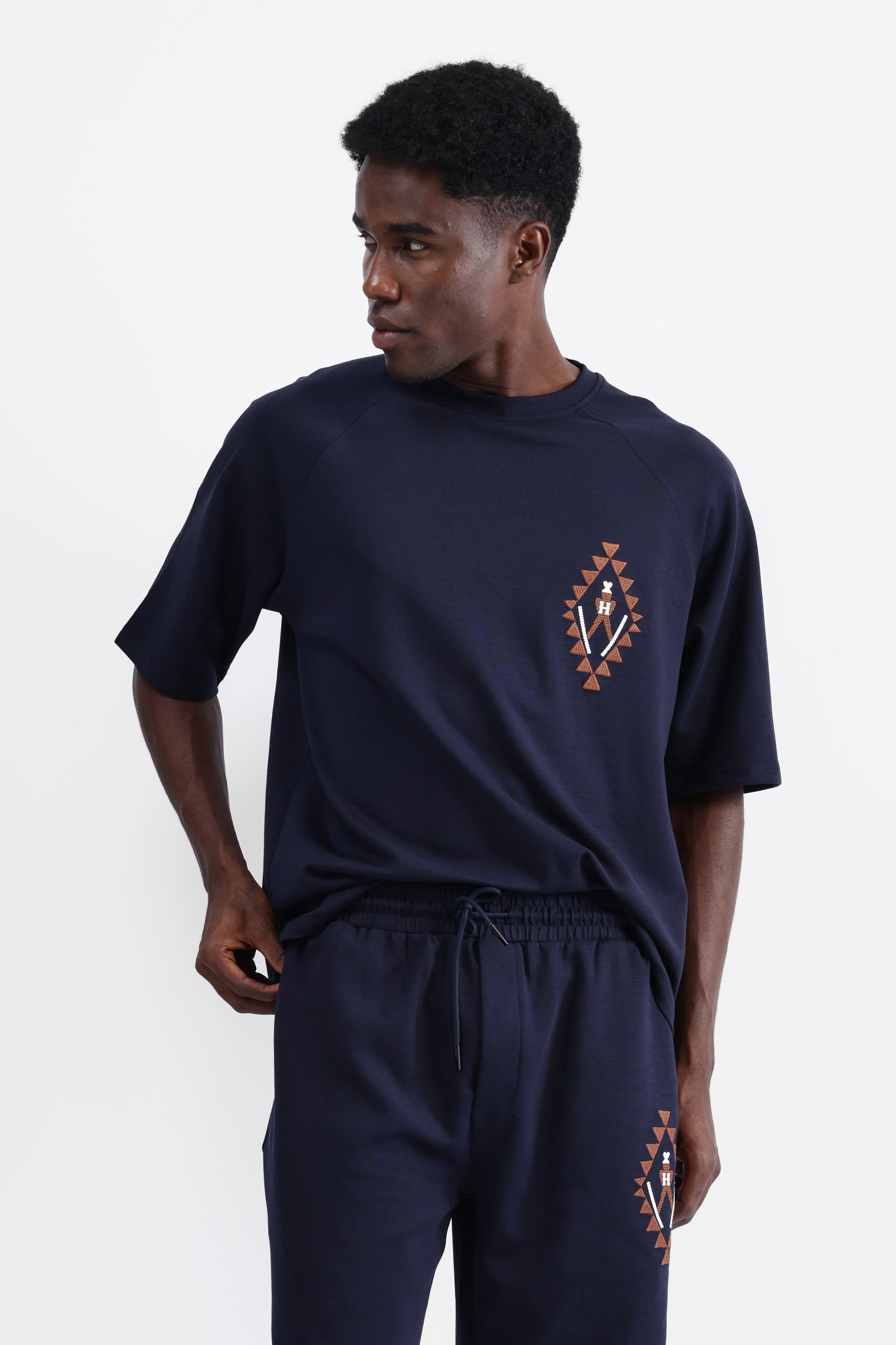 EMBROIDERED OVERSIZED T-SHIRT