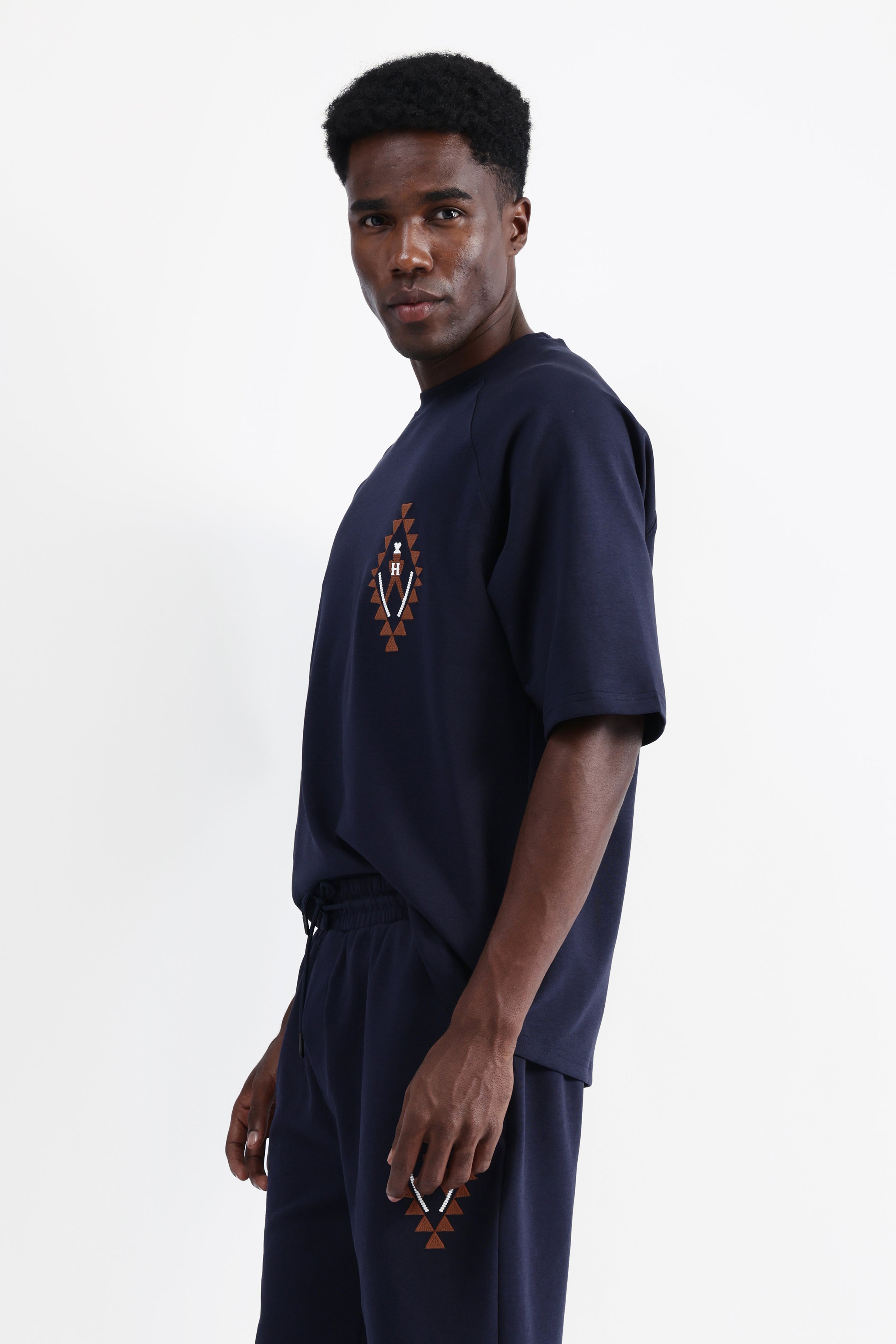 EMBROIDERED OVERSIZED T-SHIRT