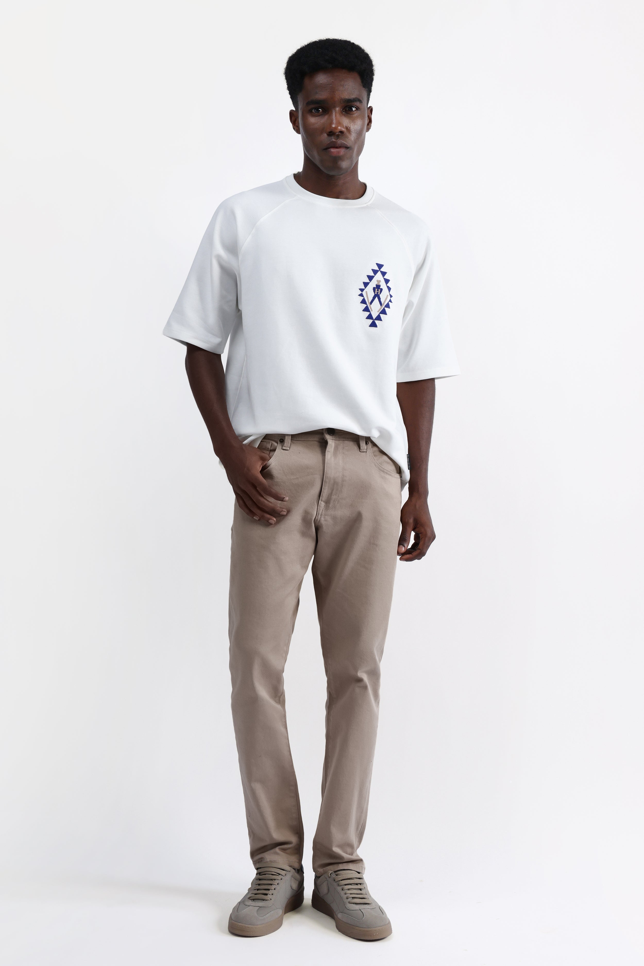 EMBROIDERED OVERSIZED T-SHIRT