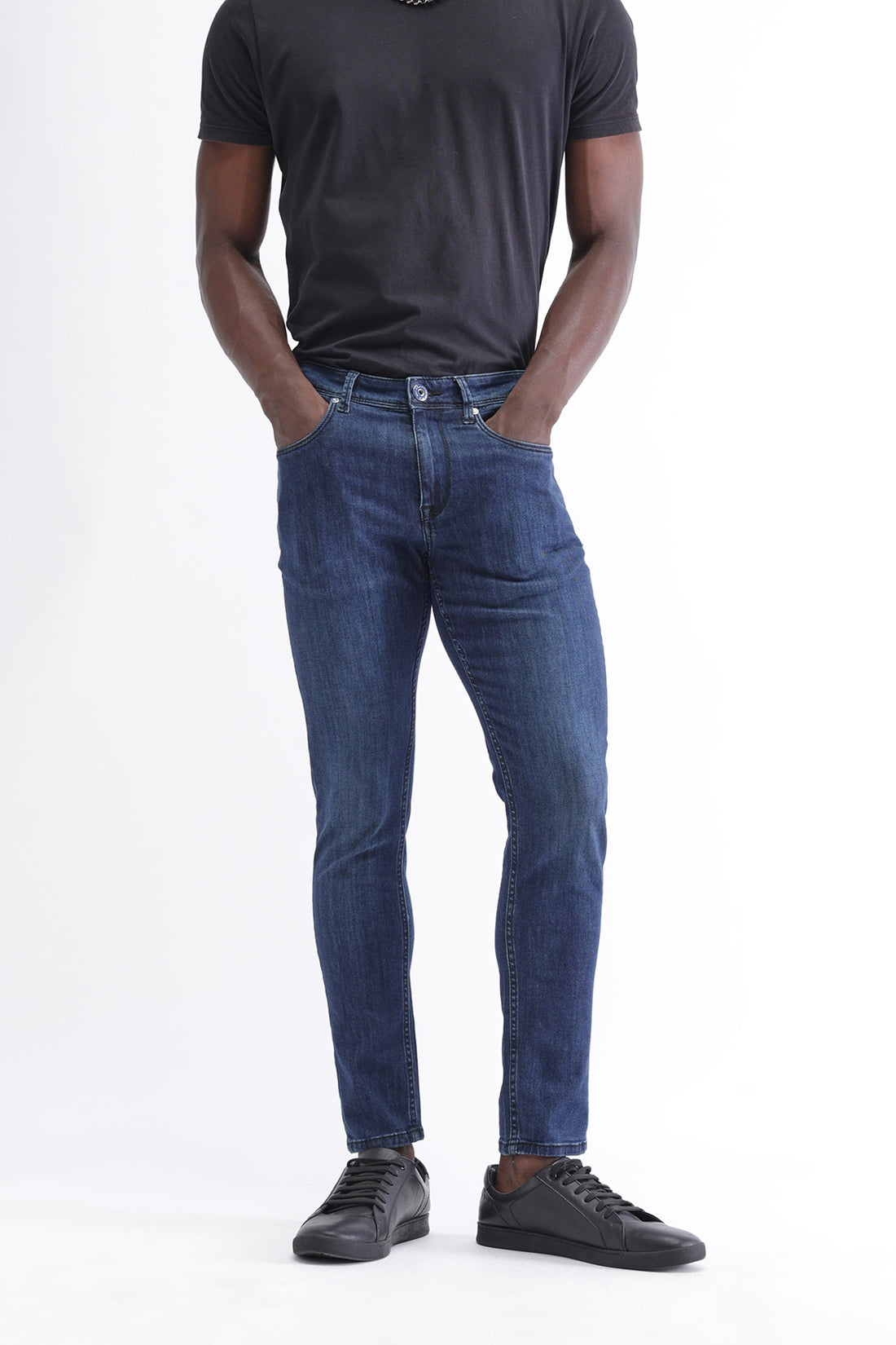 Men Slim Mid Rise Blue Jeans