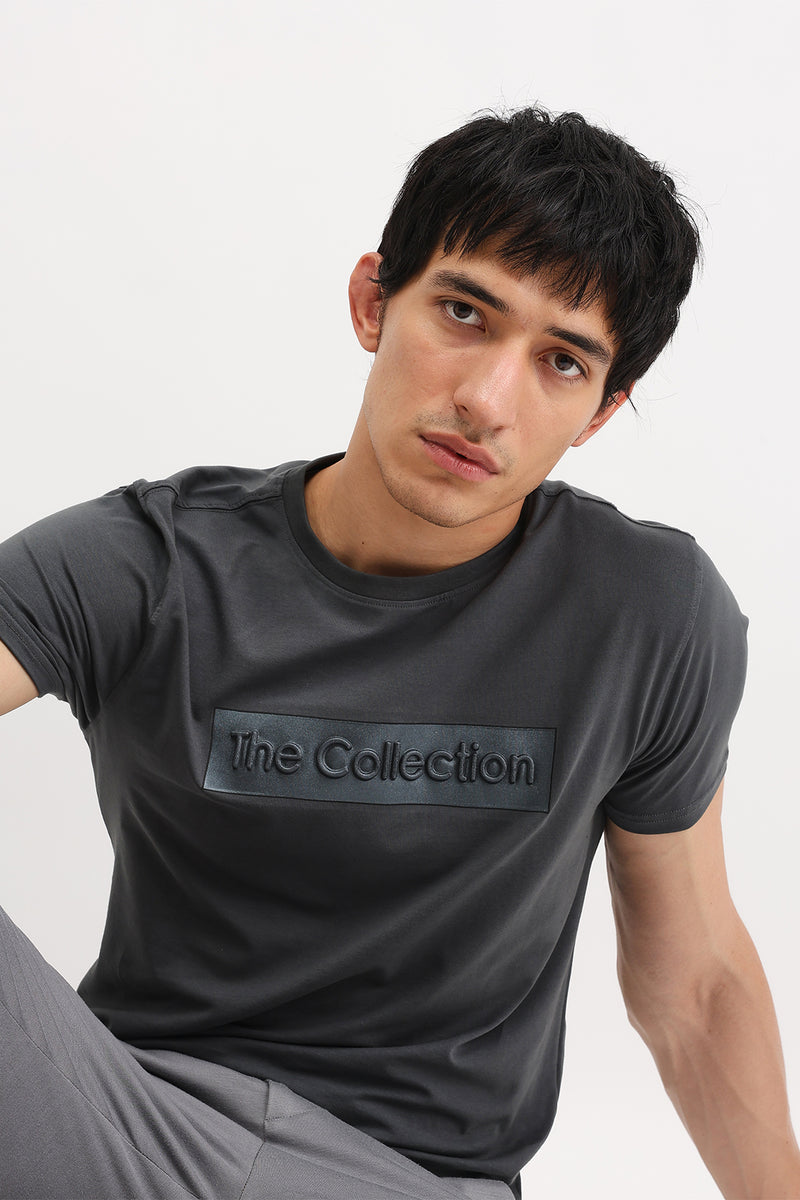EMBOSSED PRINT T-SHIRT