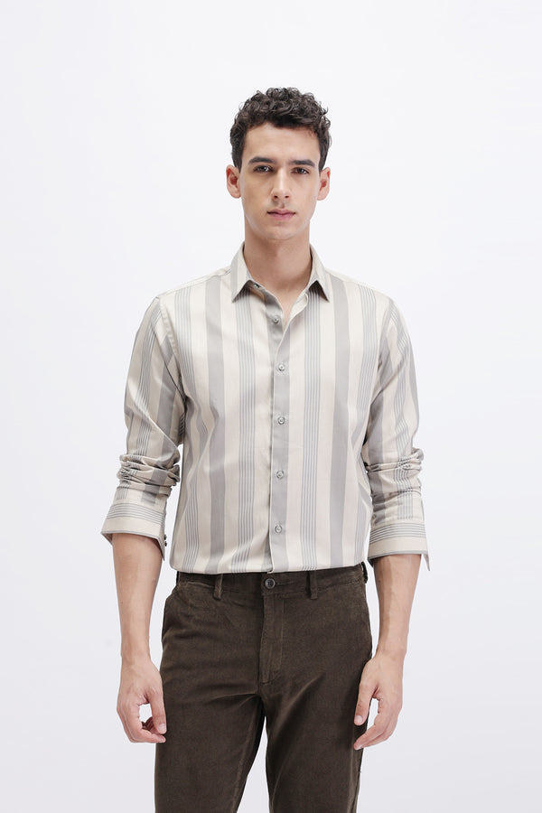 FULL SLEEVES VERTICAL STRIPED SHIRT