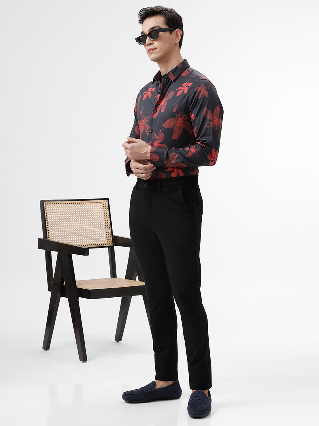 Black &amp; Red Floral Printed Full Sleeves Slim Fit Shirt